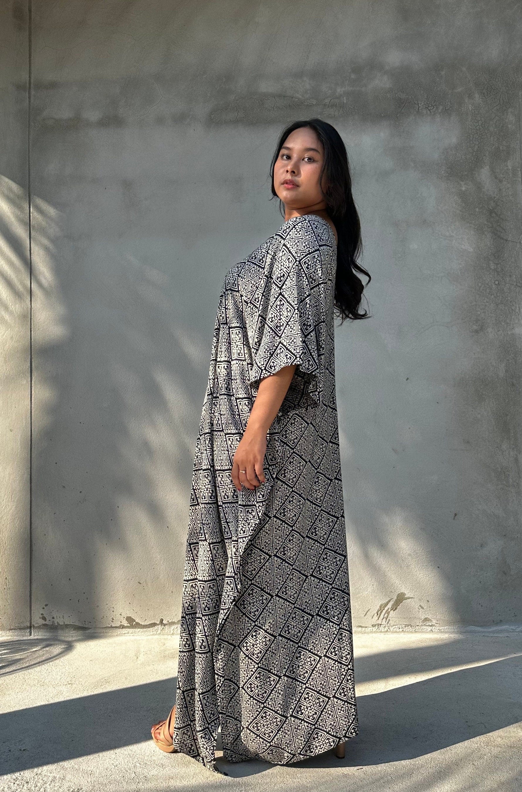 Mala Handworks Luna Lattice Kaftan in Black and Gray