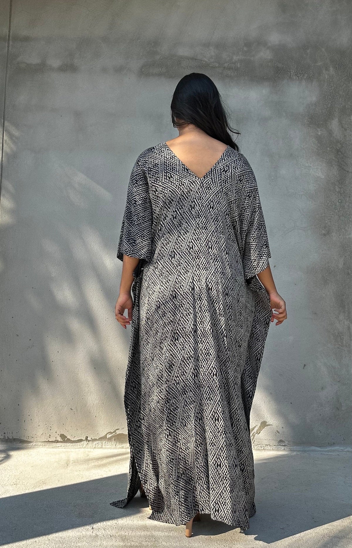 Mala Handworks Luna Micro Lattice Kaftan in Black and Gray