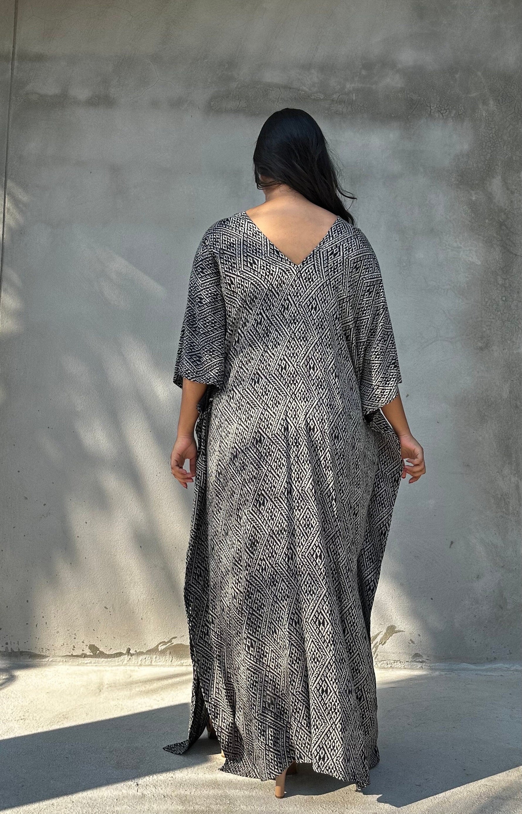 Mala Handworks Luna Micro Lattice Kaftan in Black and Gray