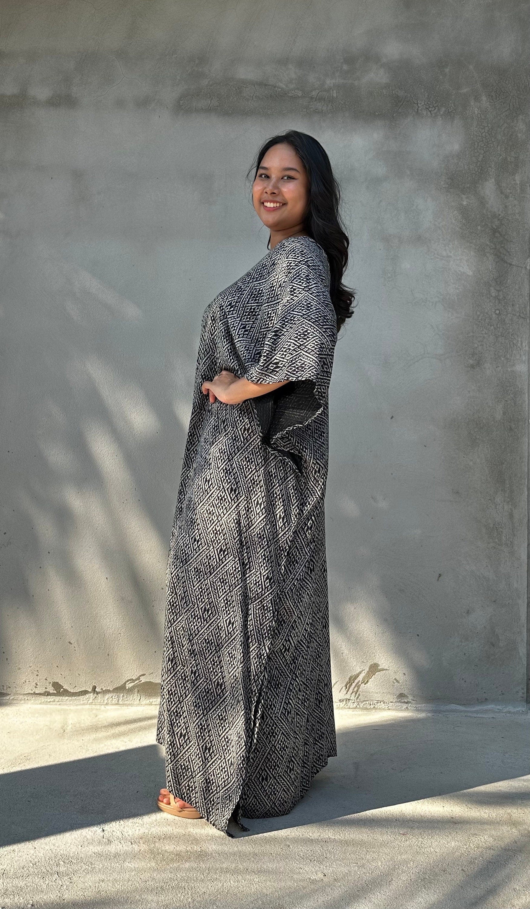 Mala Handworks Luna Micro Lattice Kaftan in Black and Gray