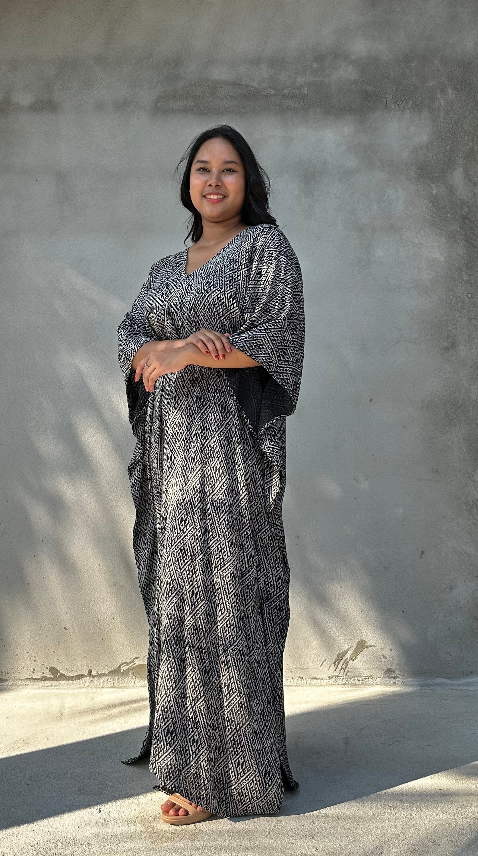Mala Handworks Luna Micro Lattice Kaftan in Black and Gray