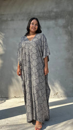 Mala Handworks Luna Lattice Kaftan in Black and Gray
