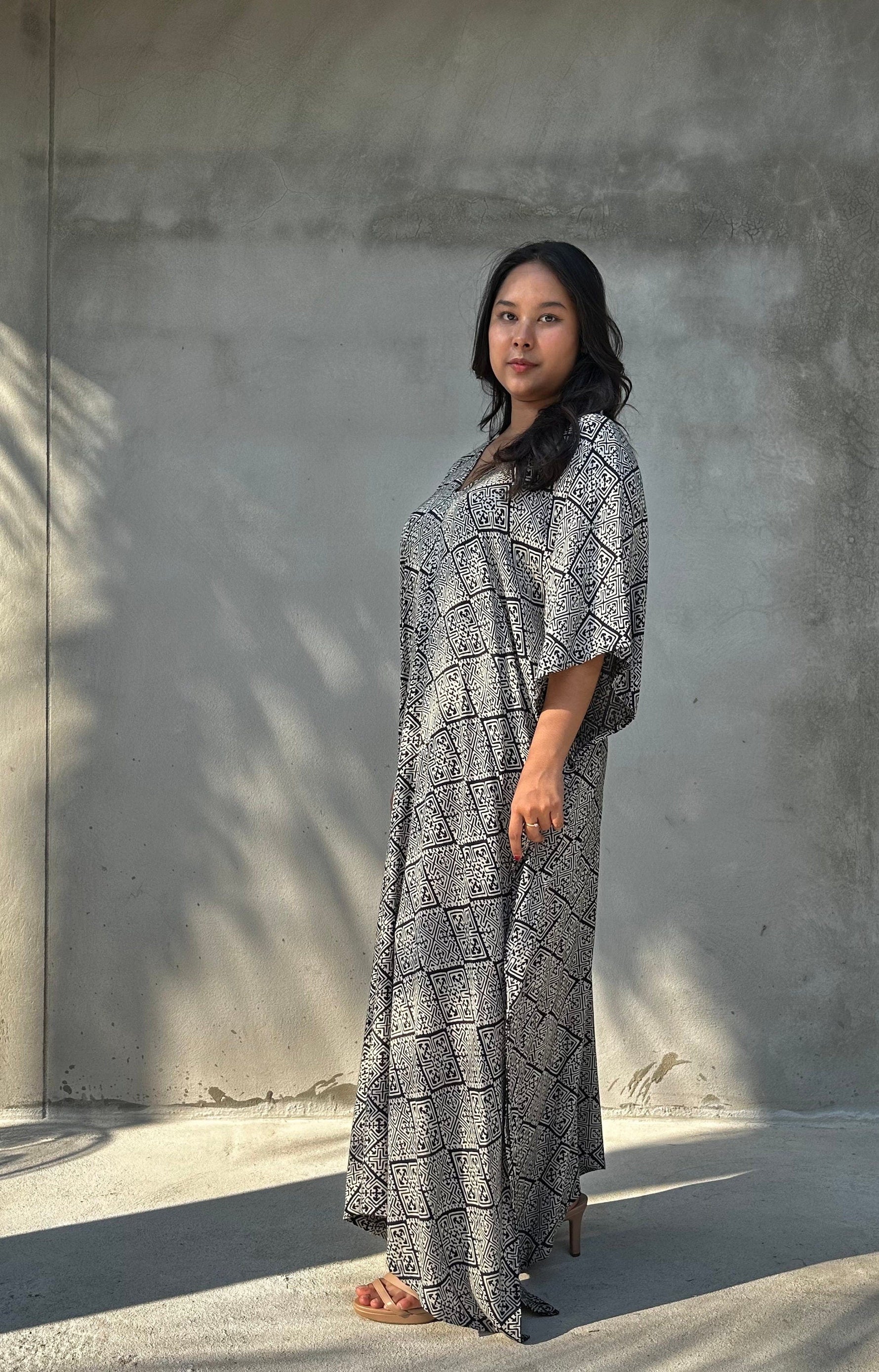 Mala Handworks Luna Lattice Kaftan in Black and Gray