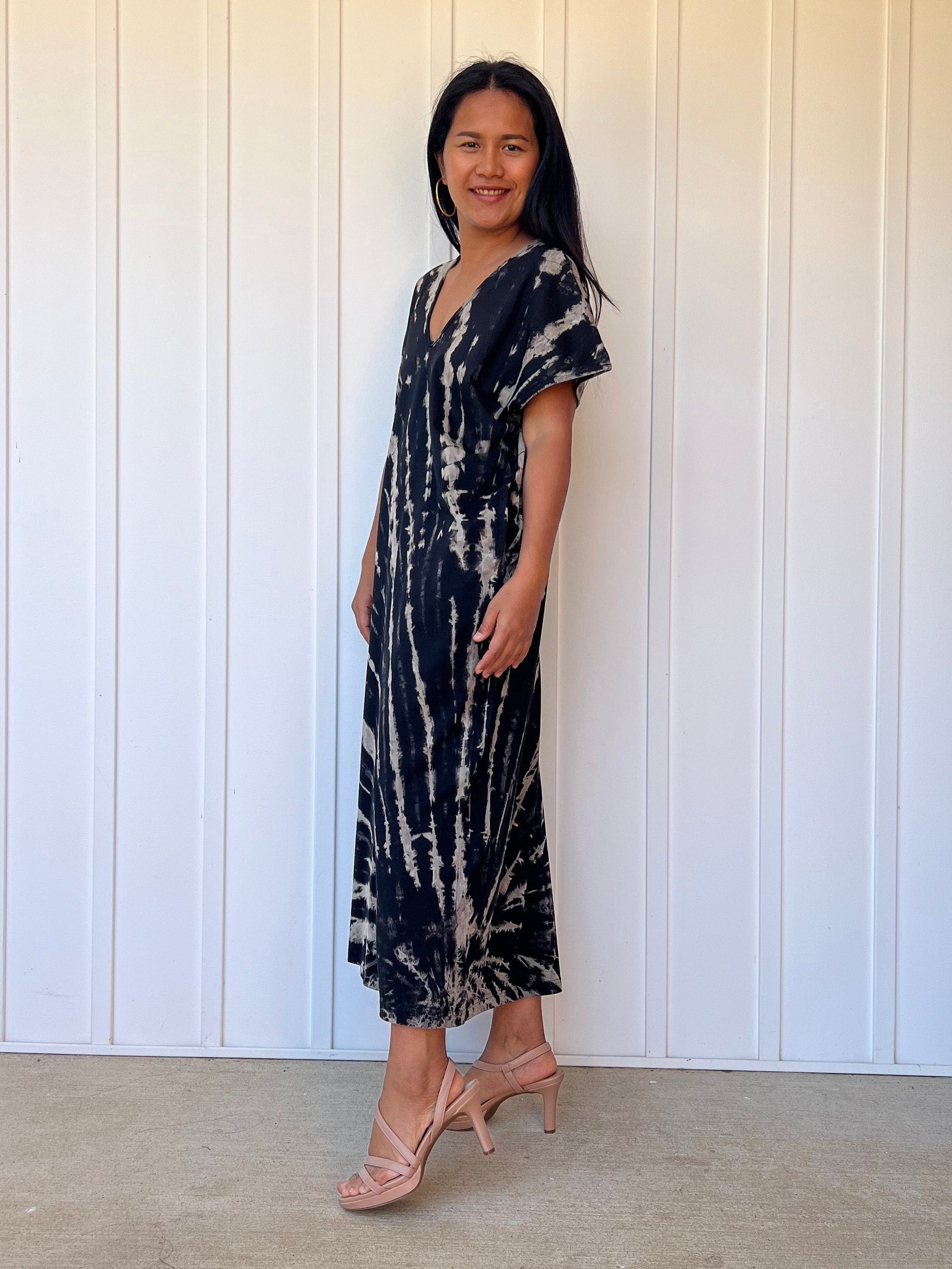 Mala Handworks Alisa Petite Cotton Kaftan in Black Tie Dye