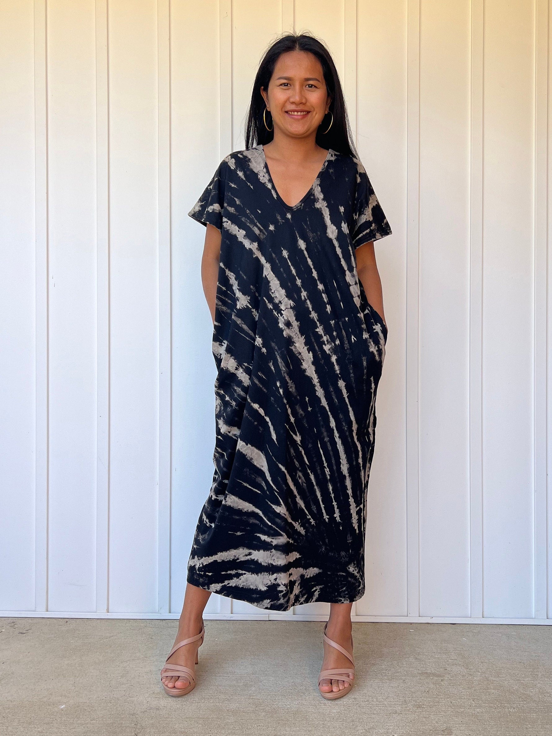 Mala Handworks Alisa Petite Cotton Kaftan in Black Tie Dye