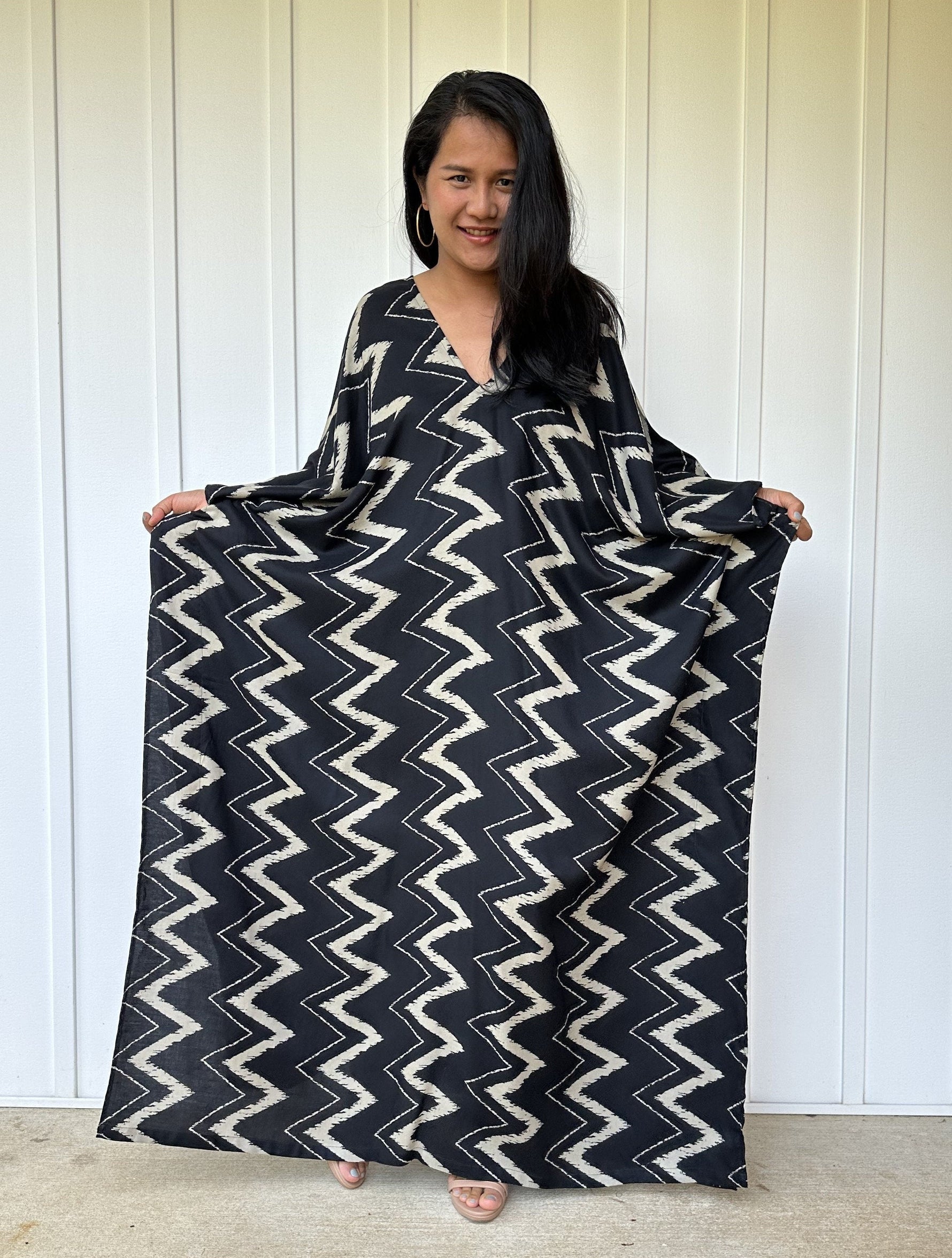 Mala Handworks Luna Chevron Kaftan in Black