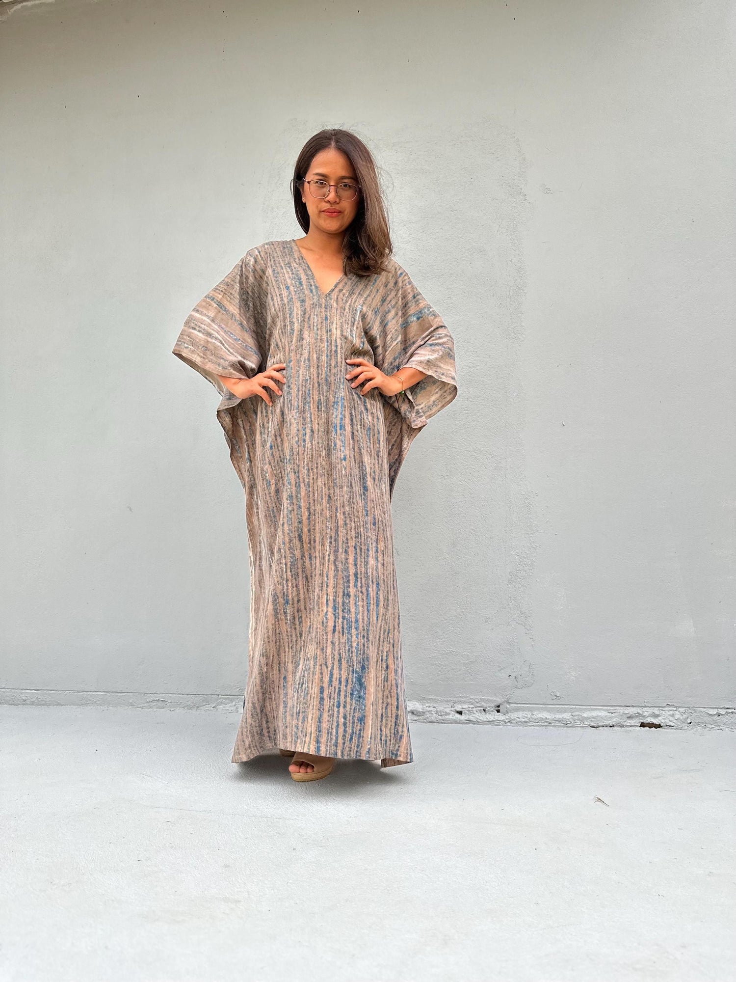 Amina Hand-Painted Kaftan - Tan Abstract Pattern