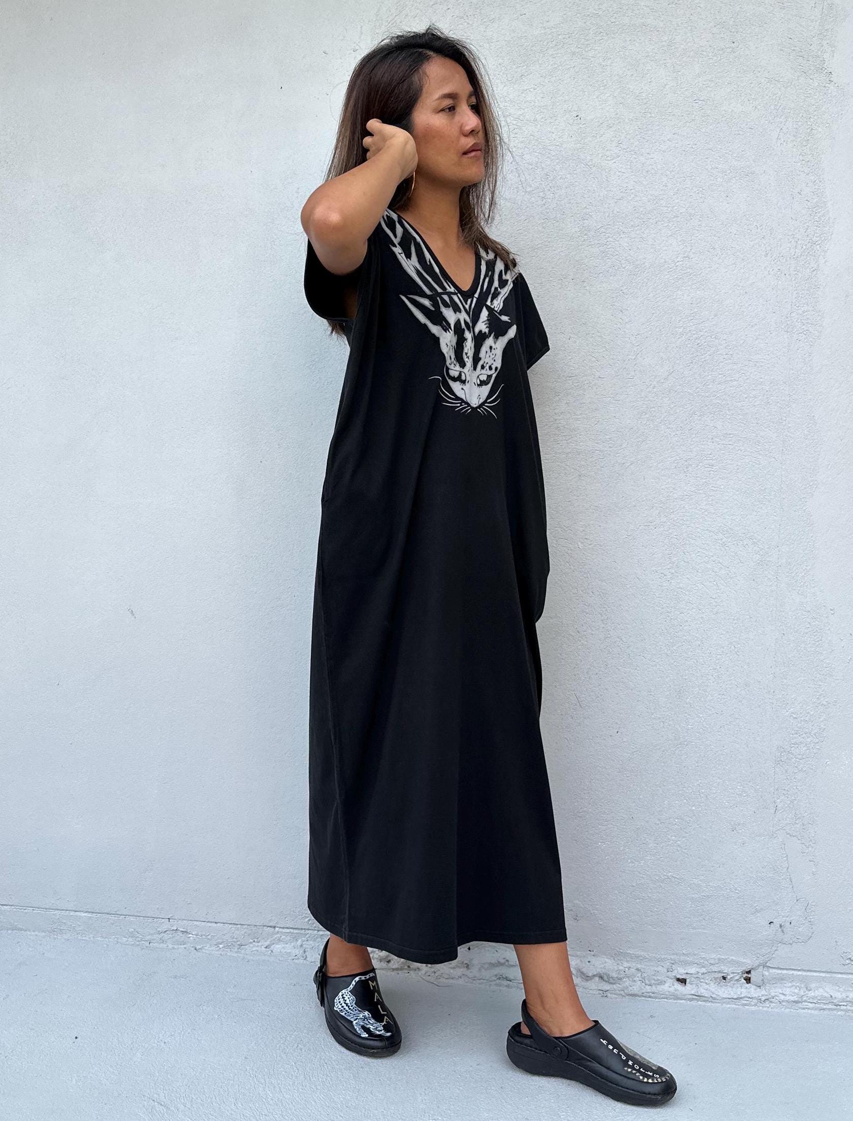 Mala Handworks Alisa Petite Cotton Kaftan in Black with Hand-Painted Tiger Neckline