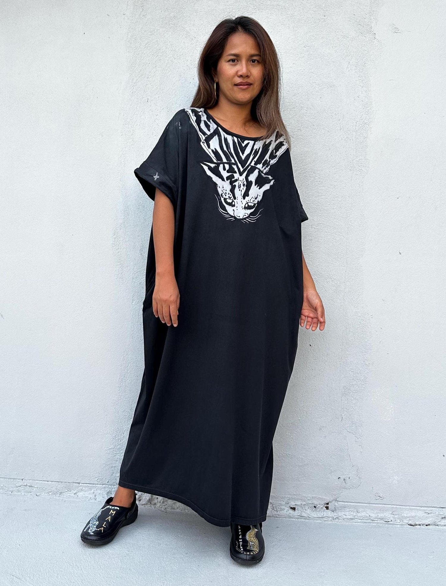 Alice Jersey Cotton Kaftan in Black with Hand Batik Tiger Design