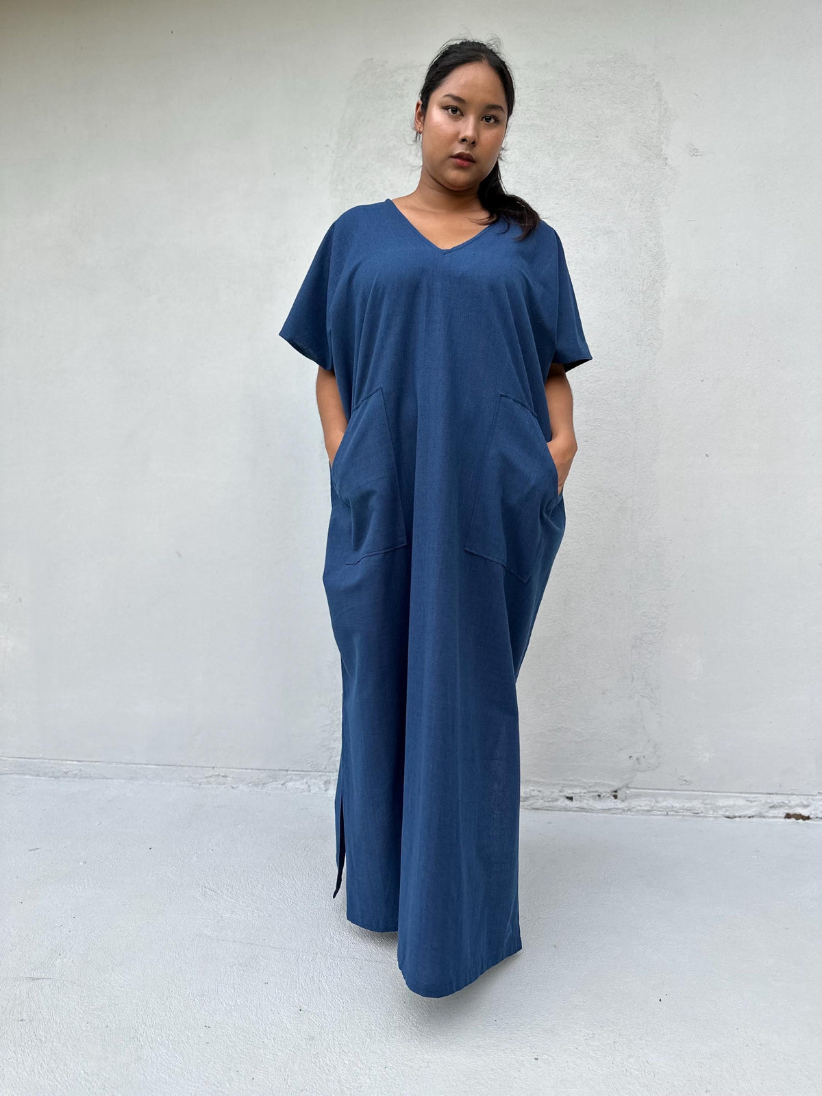 Mala Handworks Daria Hand-Woven Cotton Kaftan in Navy