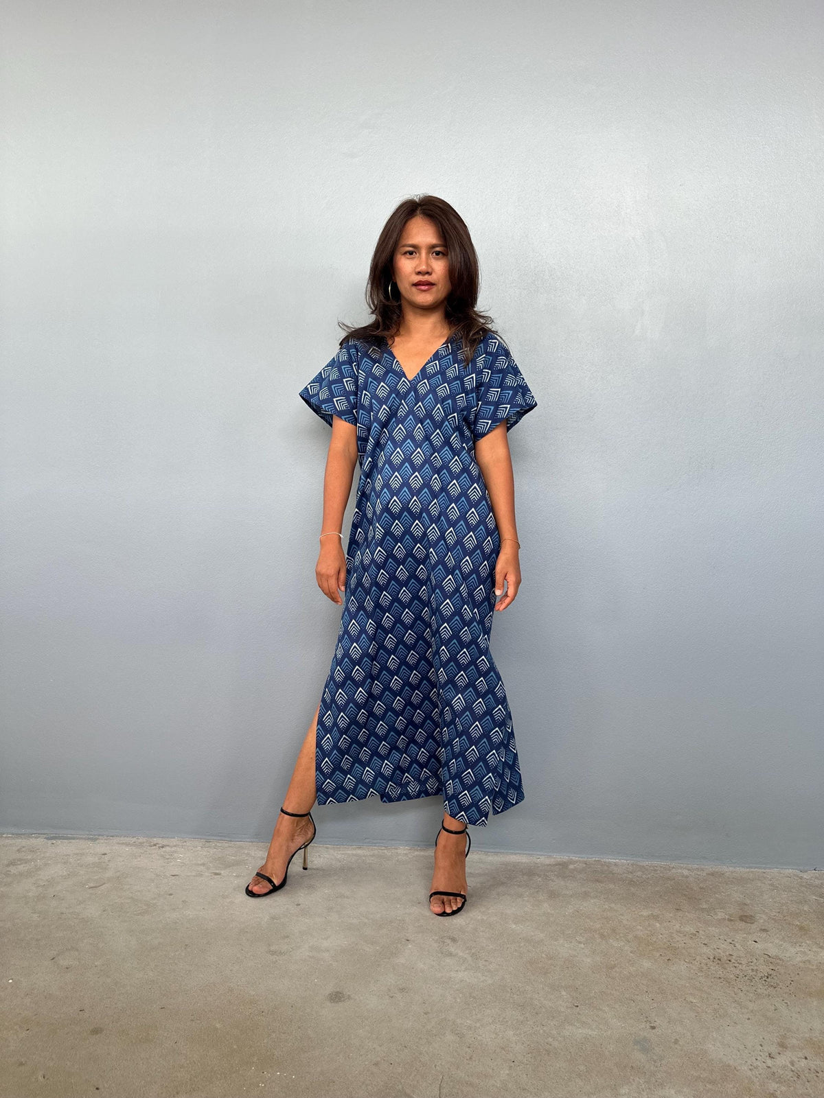 Mala Handworks Callie Petite Cotton Kaftan in Sapphire Chevron