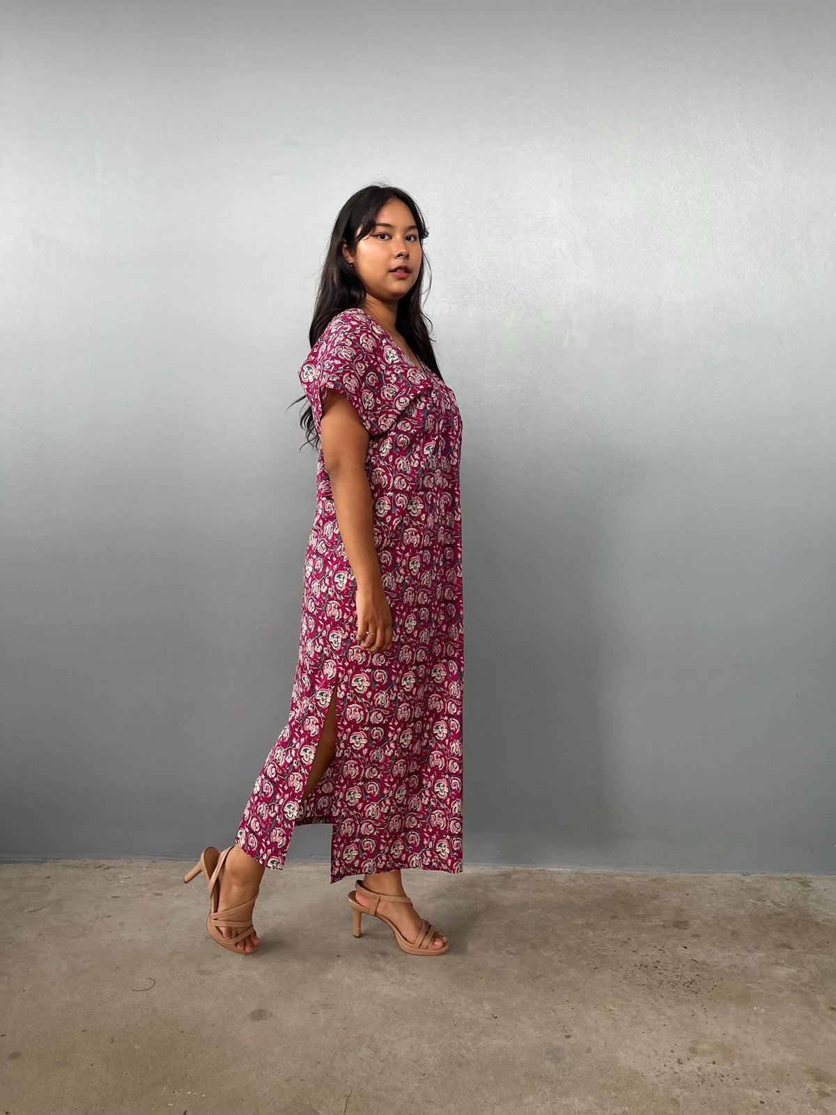 Mala Handworks Callie Petite Cotton Kaftan in Raspberry Paisley
