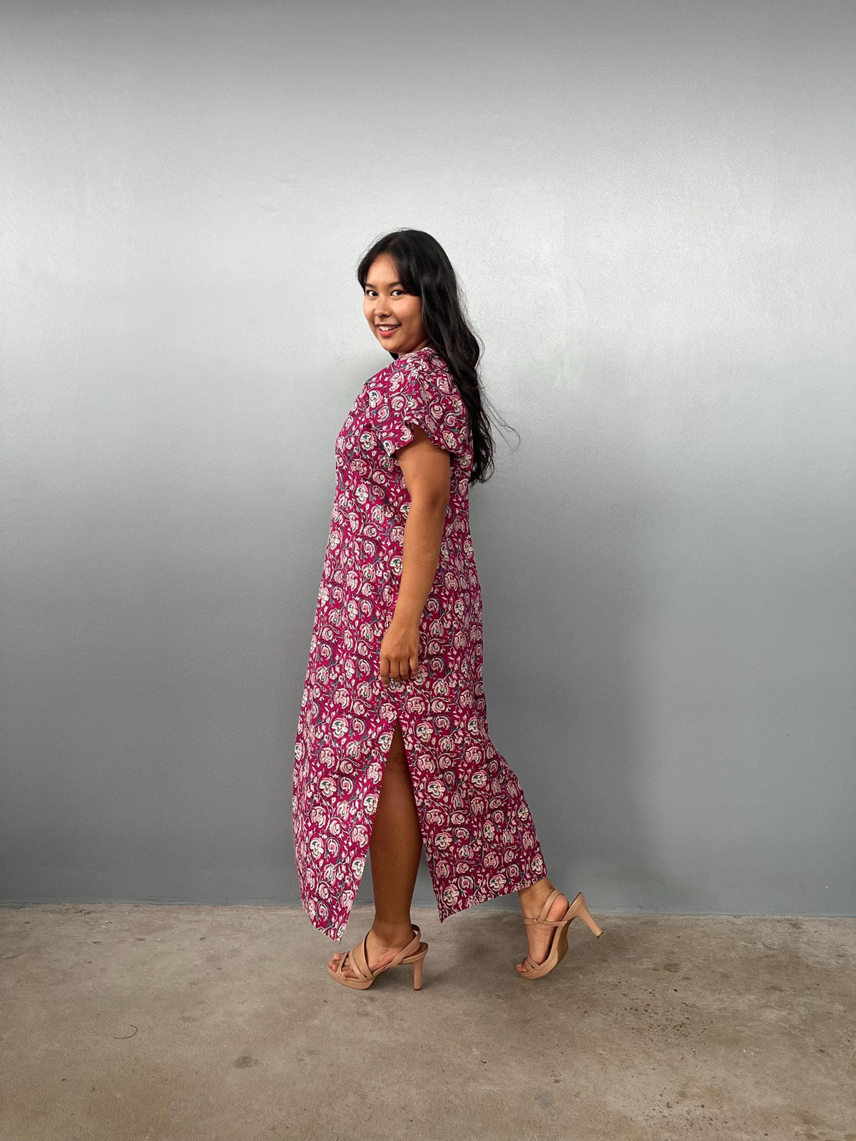 Mala Handworks Callie Petite Cotton Kaftan in Raspberry Paisley