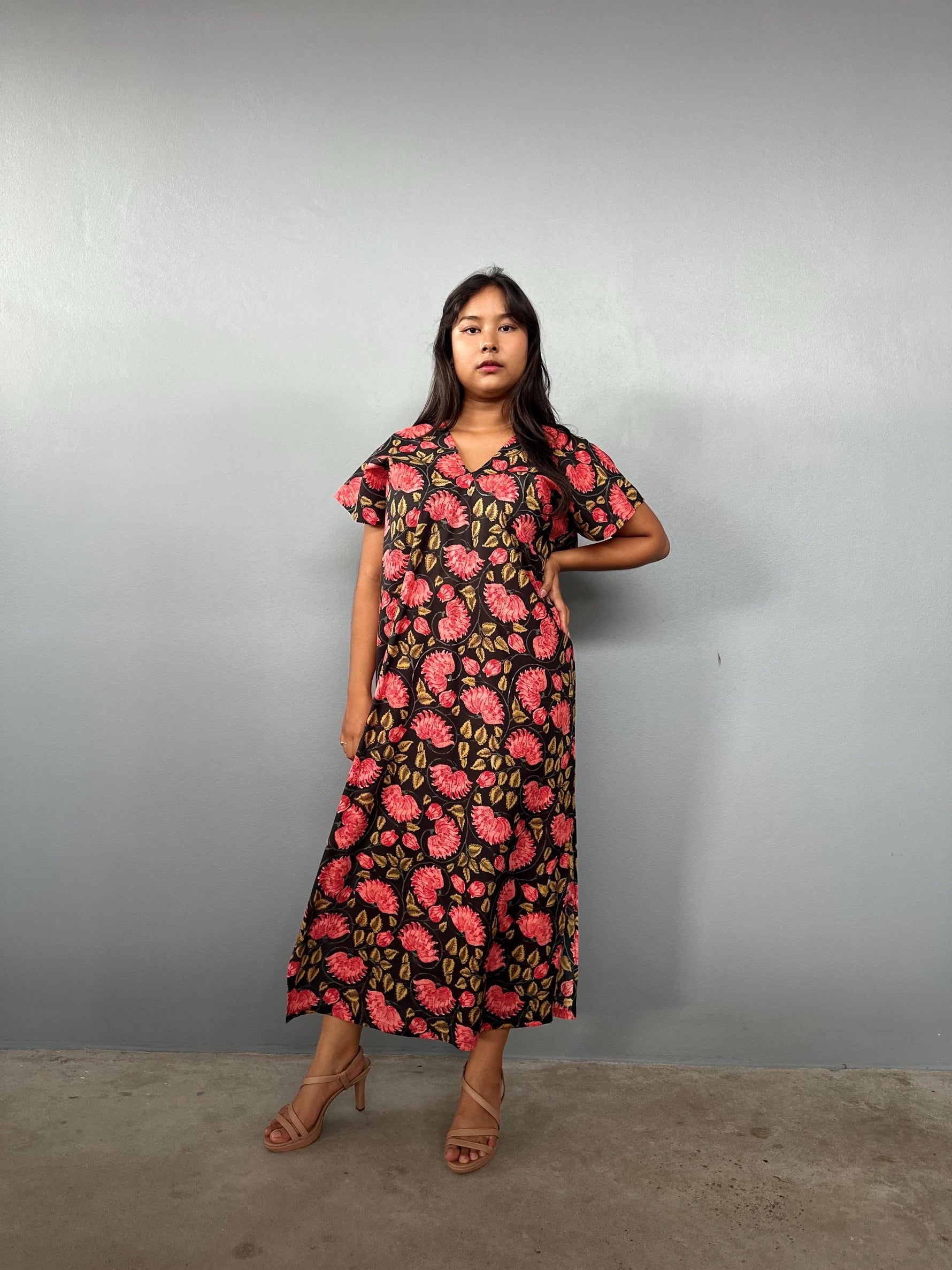 Mala Handworks Callie Petite Cotton Kaftan in Black & Rose Carnation
