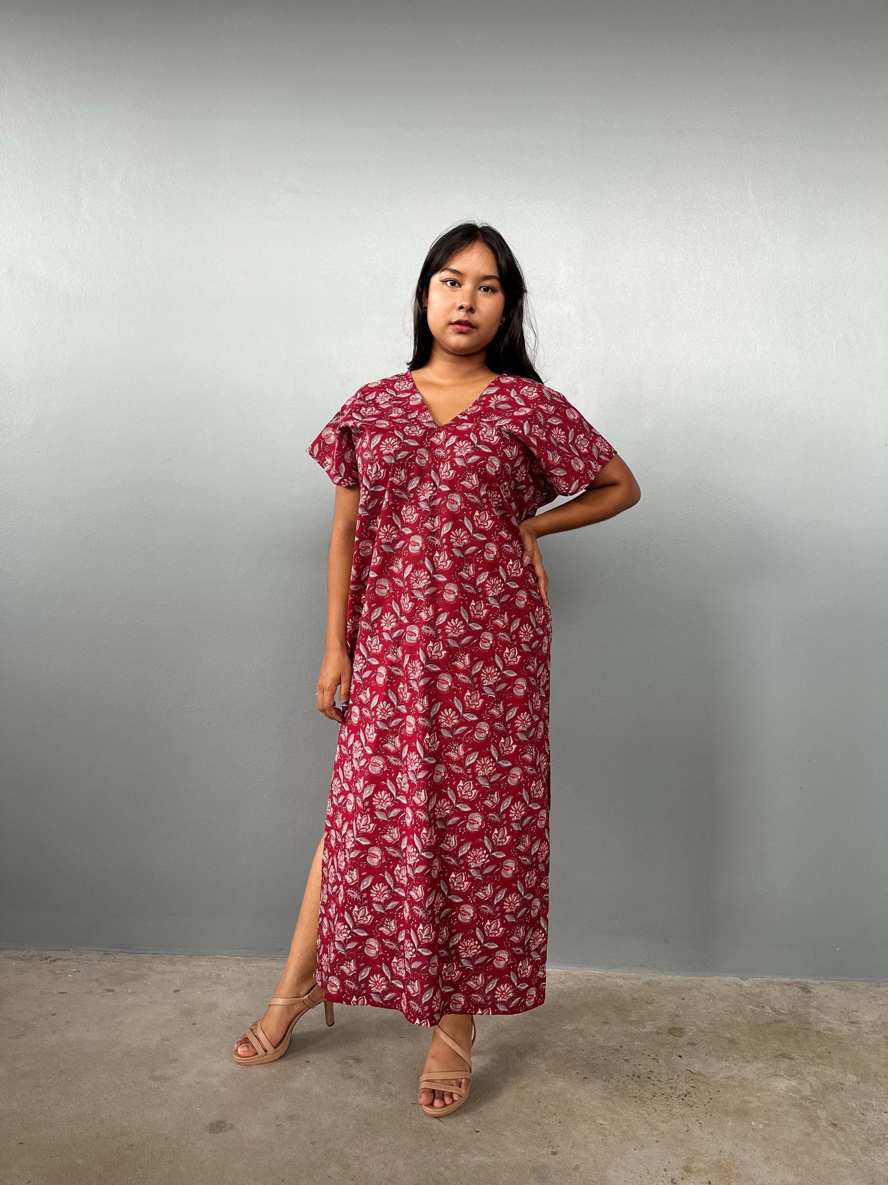 Mala Handworks Callie Petite Cotton Kaftan in Merlot Paisley