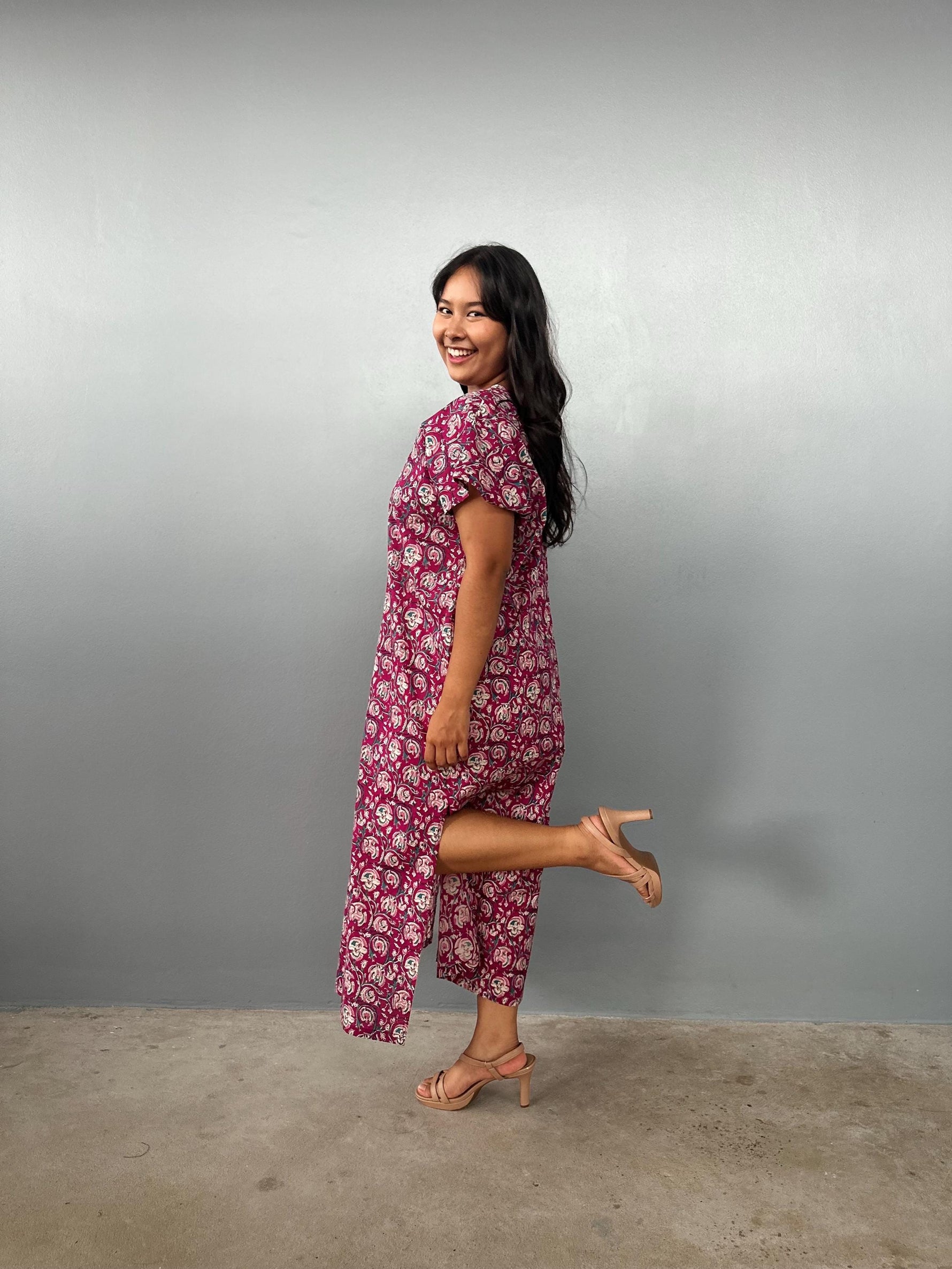 Mala Handworks Callie Petite Cotton Kaftan in Raspberry Paisley