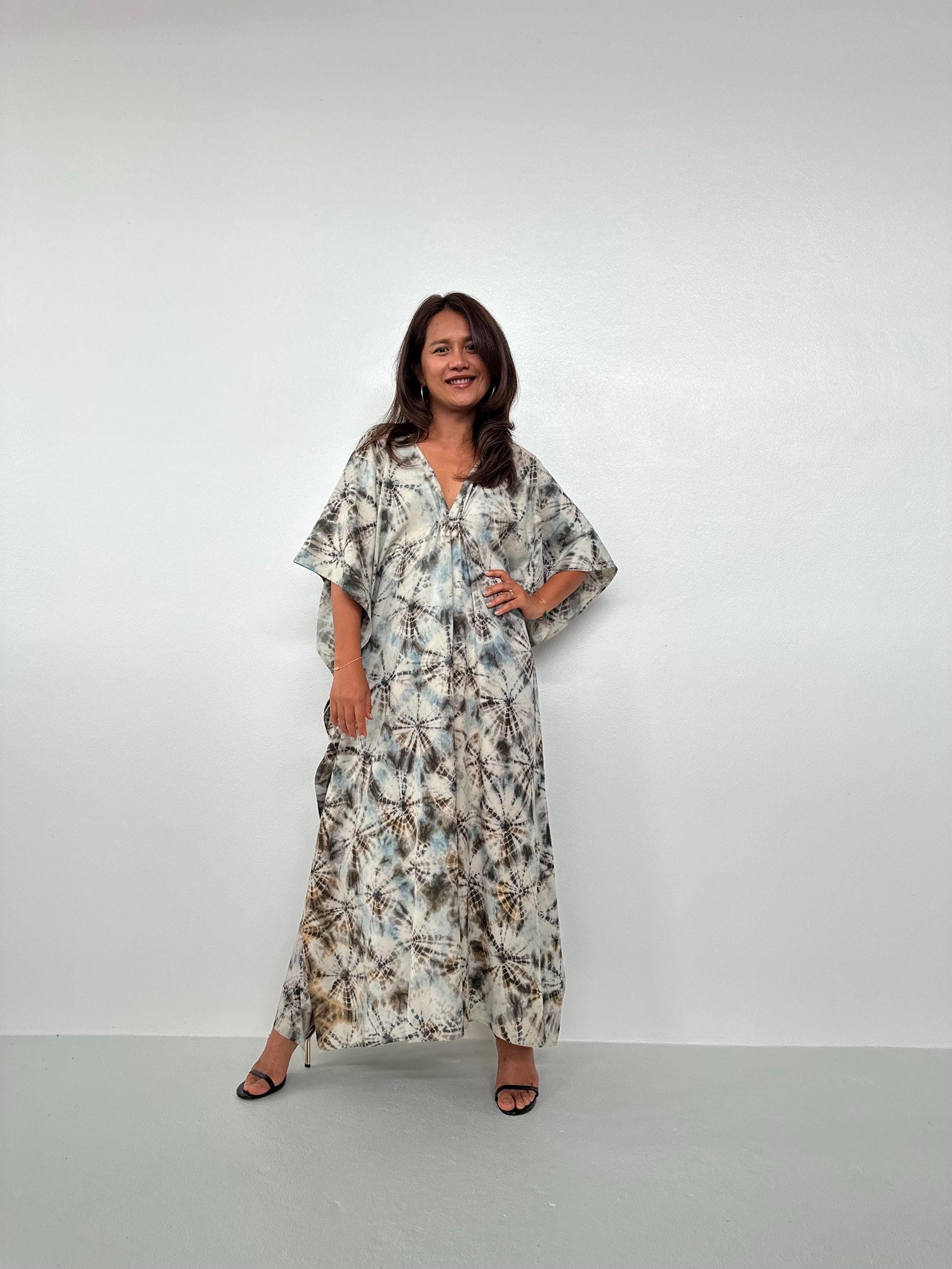 Mala Handworks Lyla Natural Hand-Dyed Cotton Kaftan in Cream