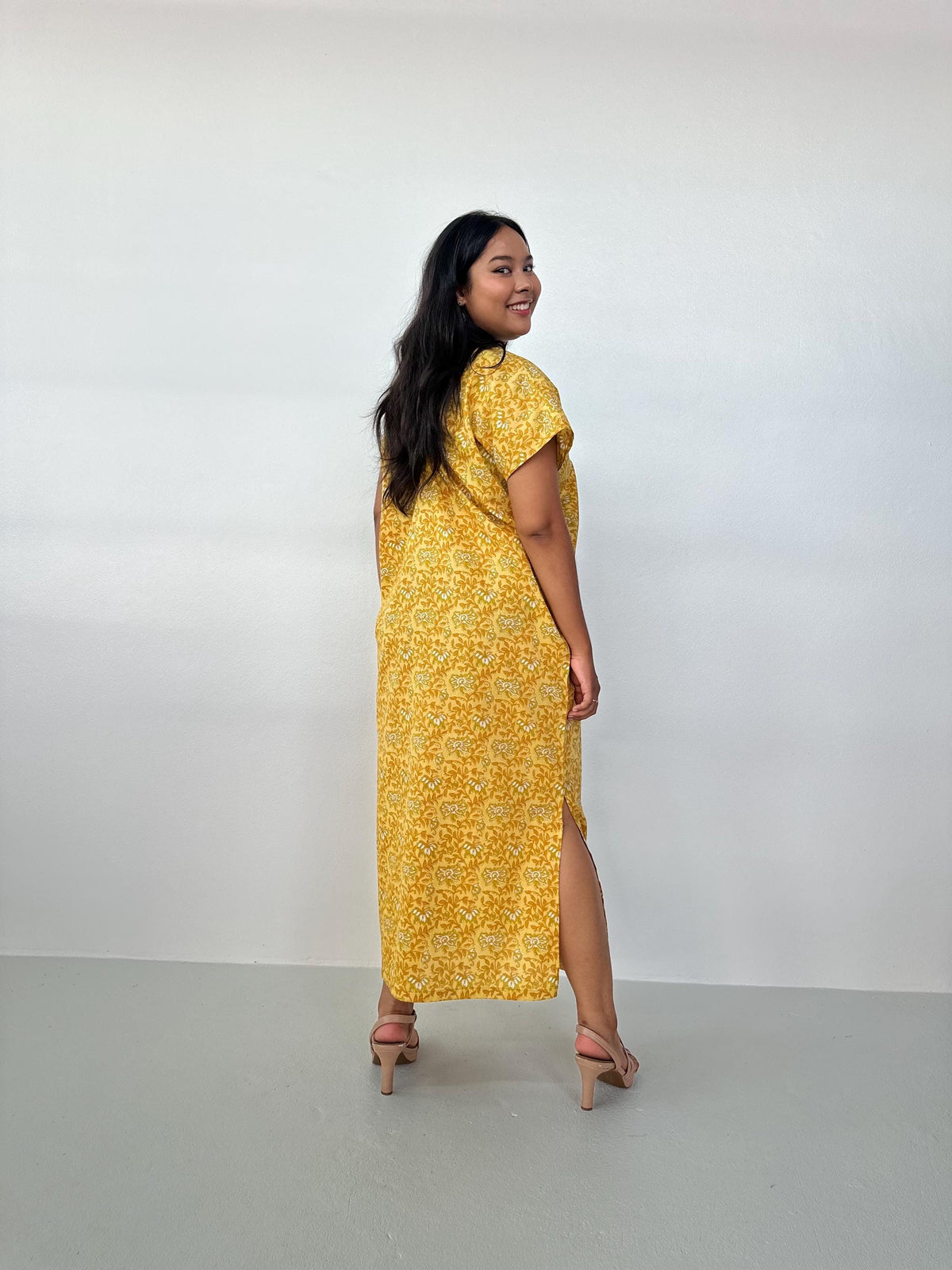 Mala Handworks Callie Petite Cotton Kaftan in Turmeric Paisley