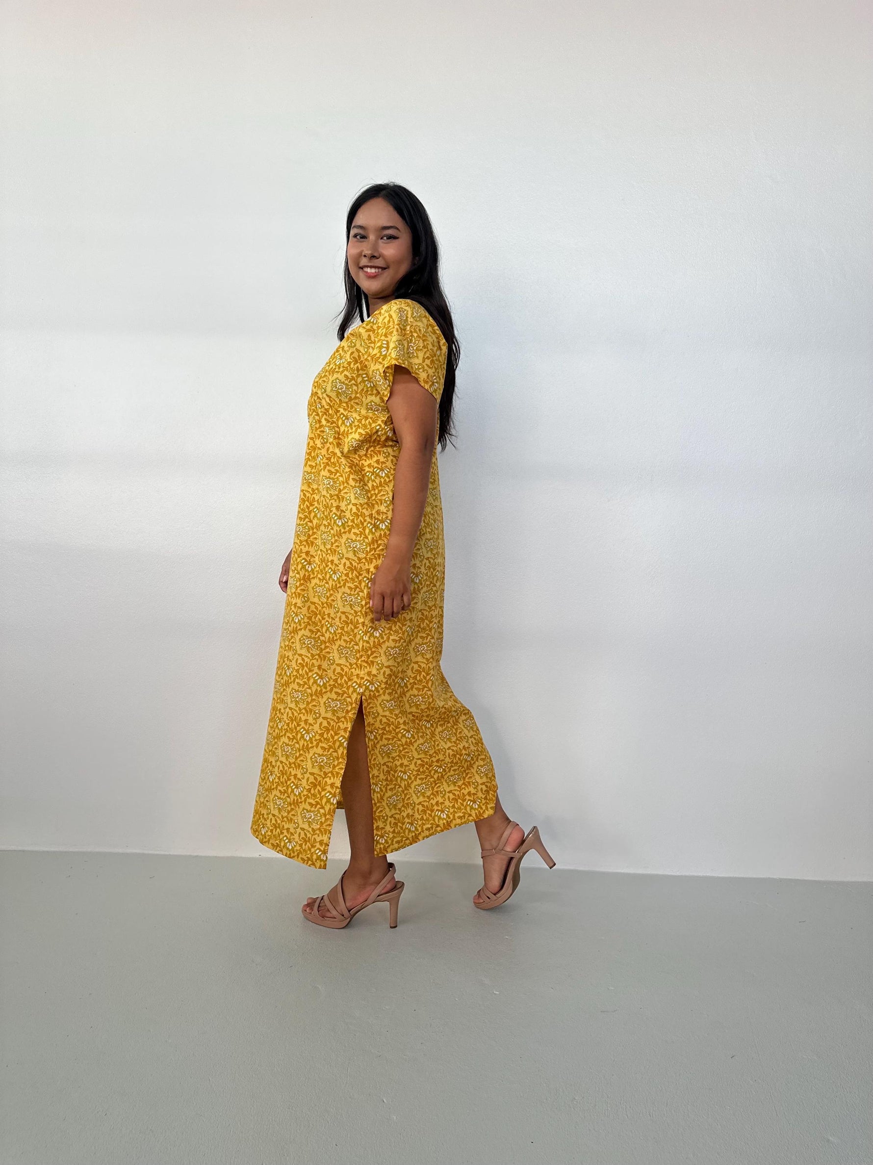 Mala Handworks Callie Petite Cotton Kaftan in Turmeric Paisley
