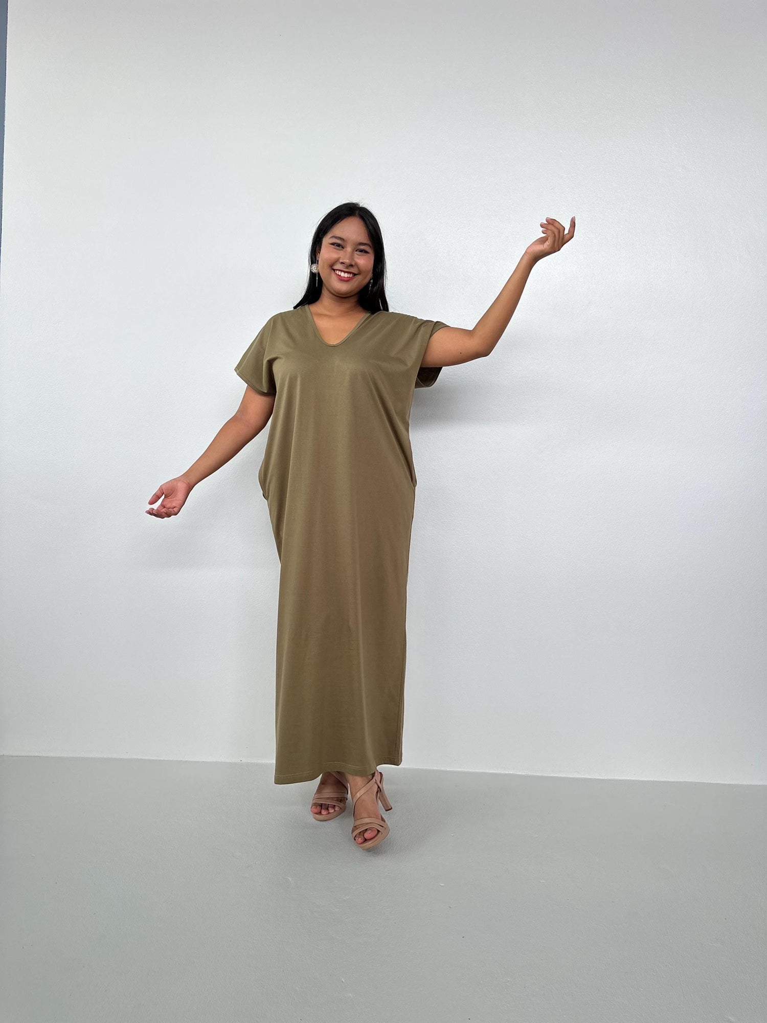 Alisa Petite Cotton Kaftan in Olive