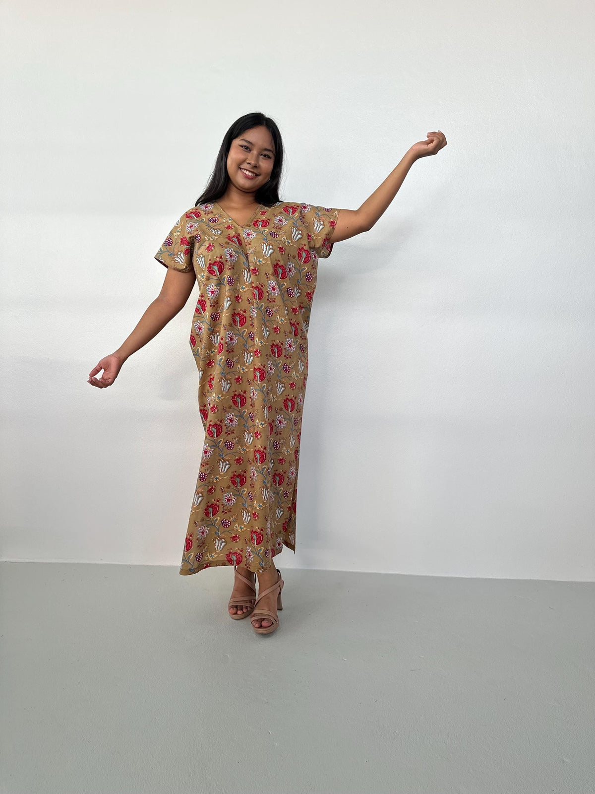 Mala Handworks Callie Petite Cotton Kaftan in Olive Paisley