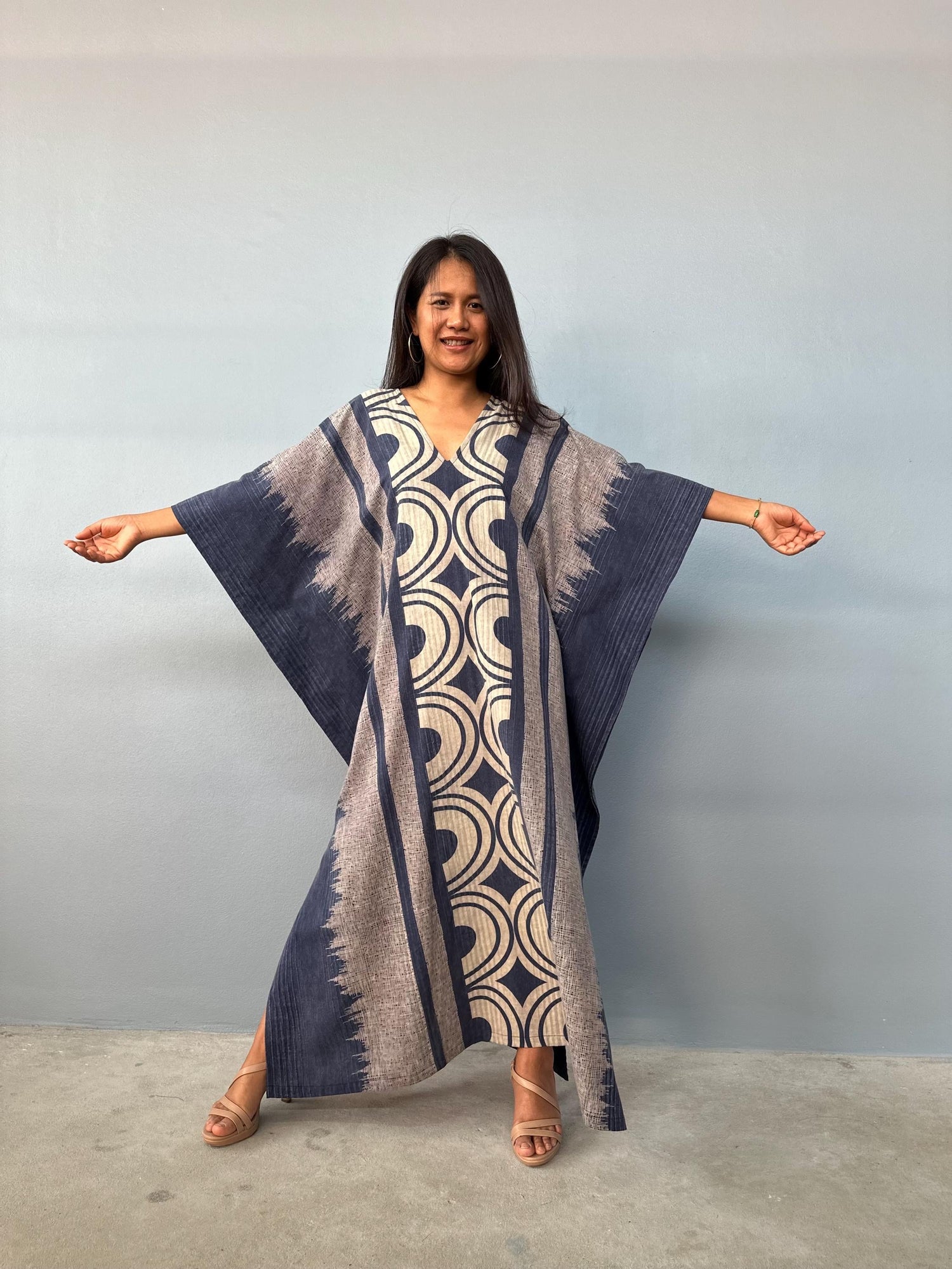 Evelyn Cotton Kaftan in Indigo Crescent
