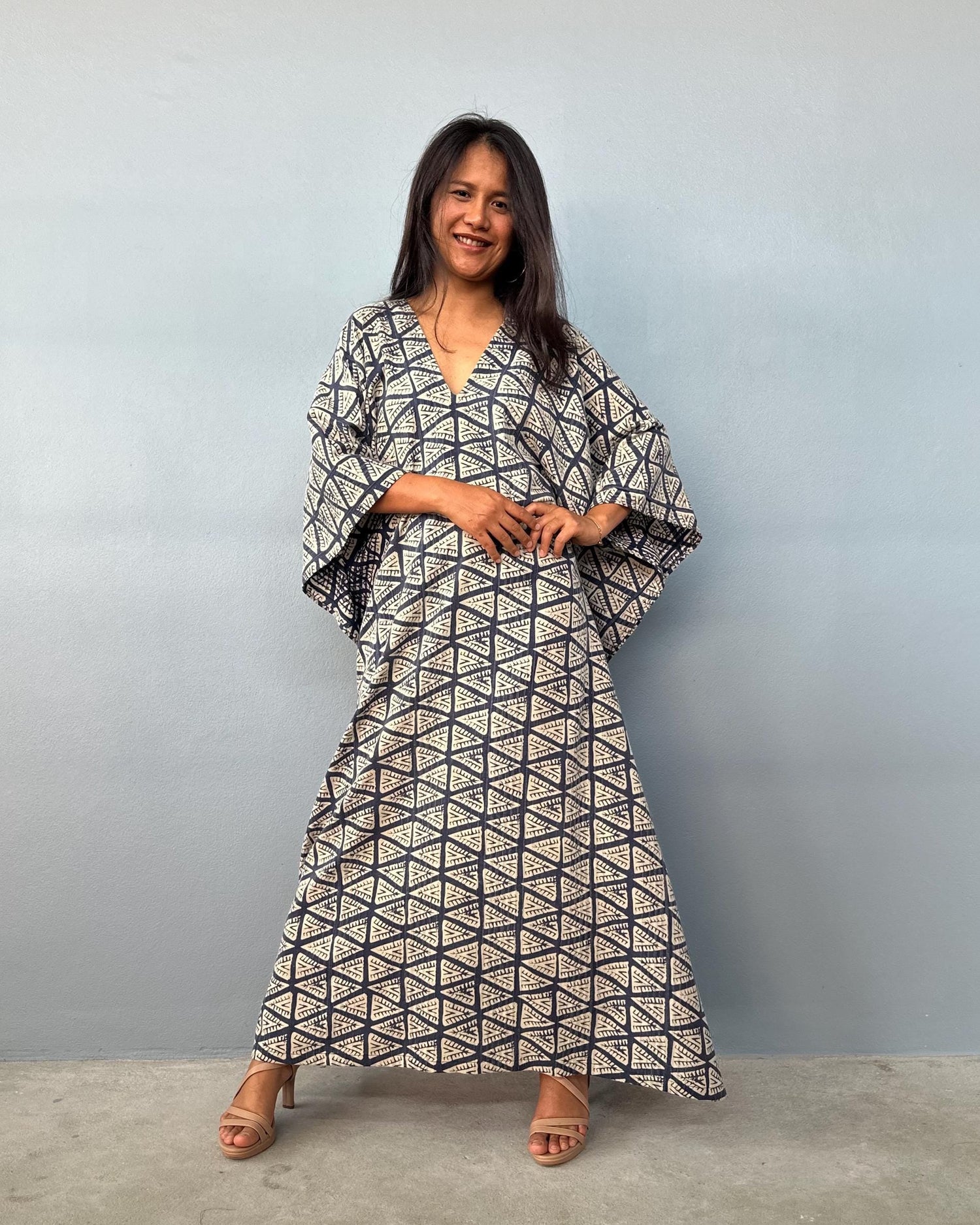Evelyn Cotton Kaftan in Indigo Fan