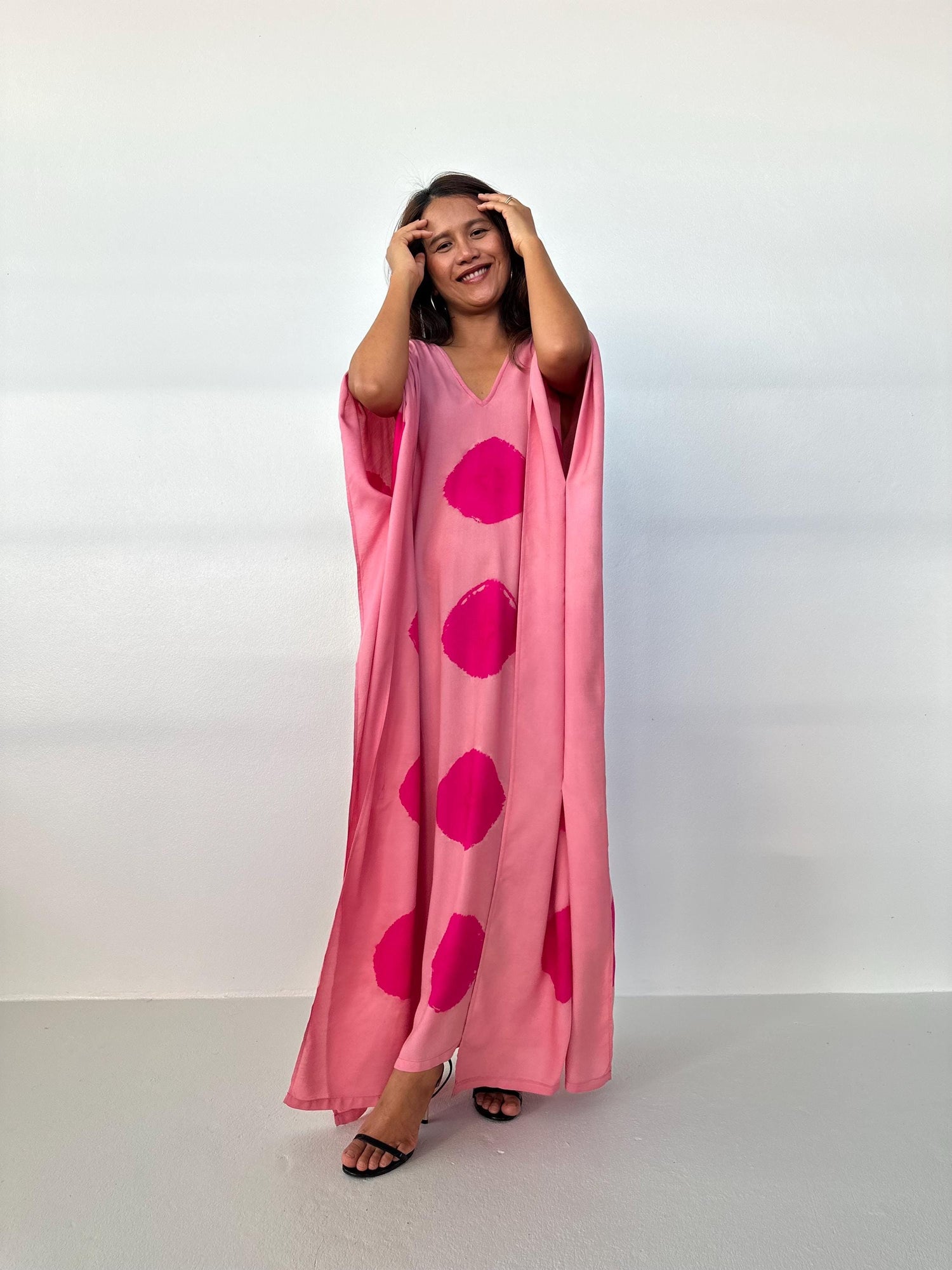 Mala Kaftan in Bubblegum & Fuchsia Polka Dot