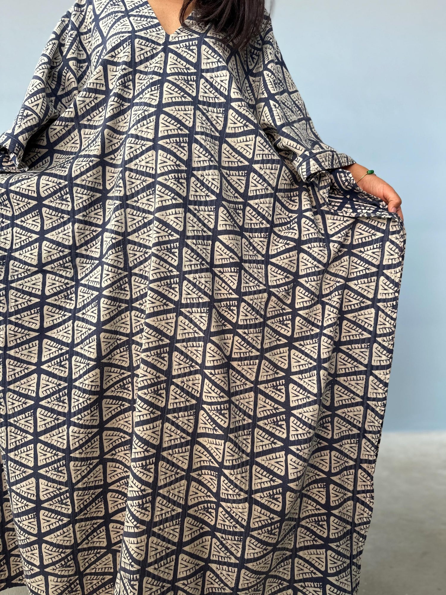 Evelyn Cotton Kaftan in Indigo Fan