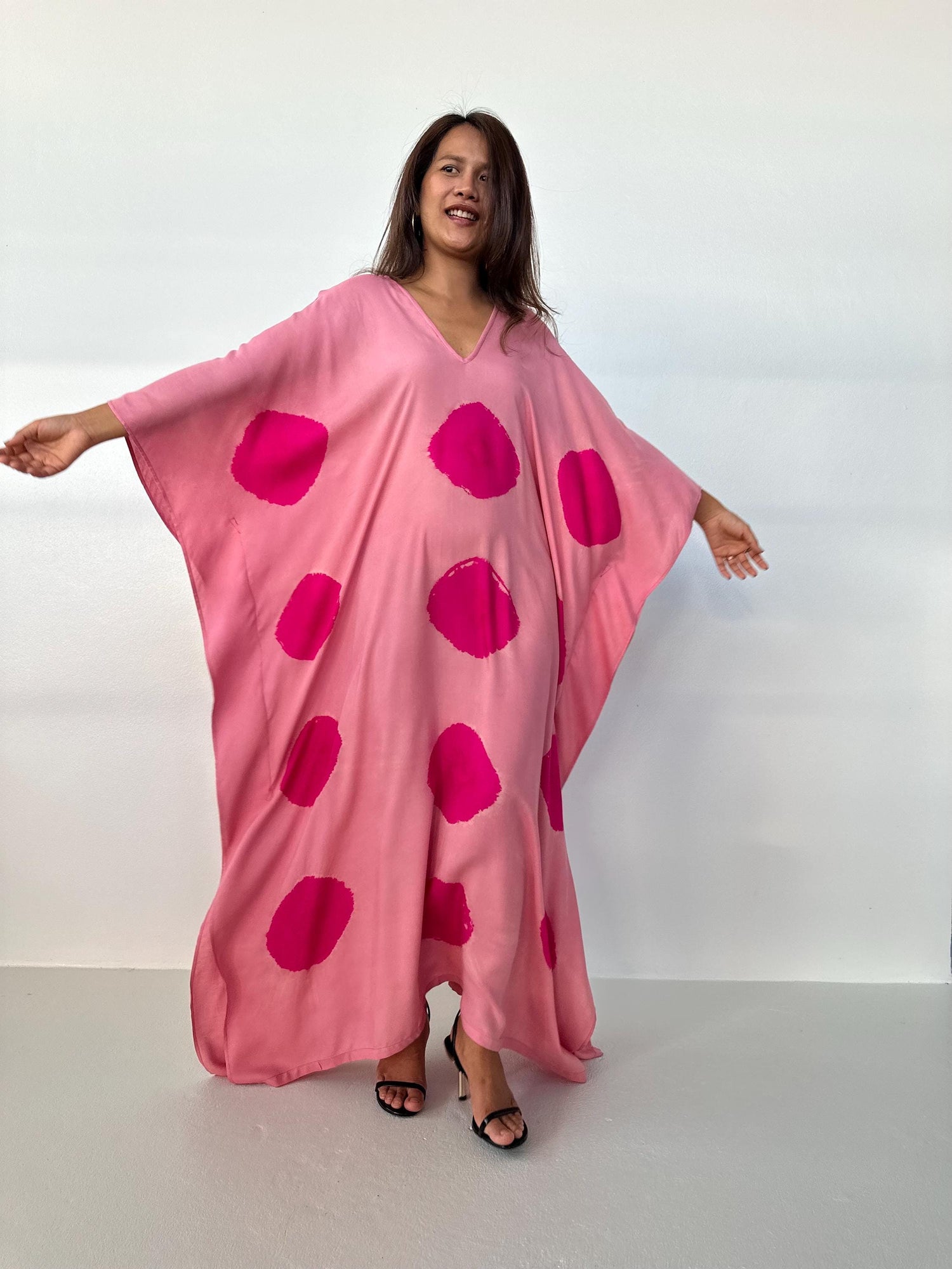Mala Kaftan in Bubblegum & Fuchsia Polka Dot