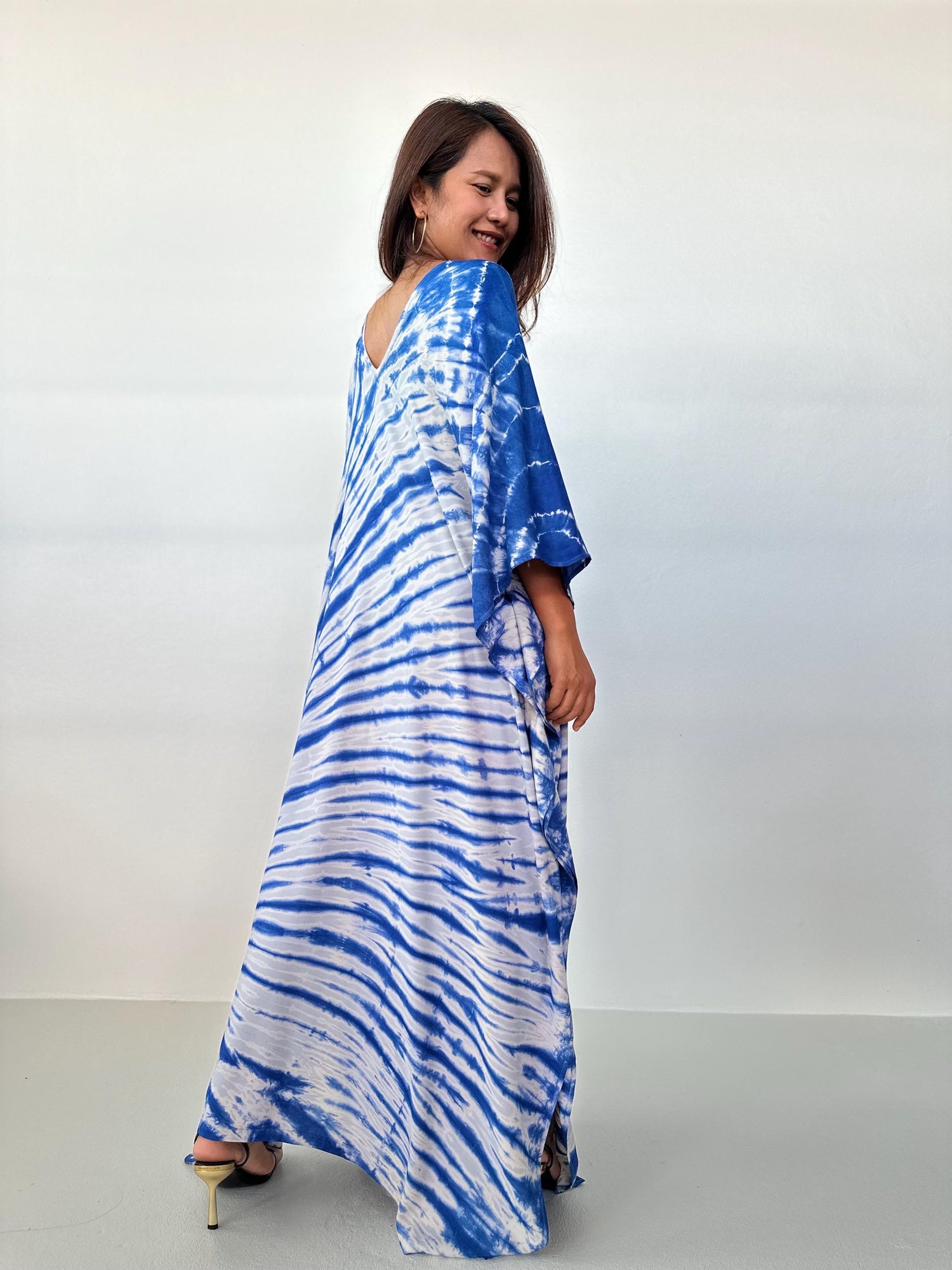 Mala Kaftan in Light Gray & Indigo Tie Dye