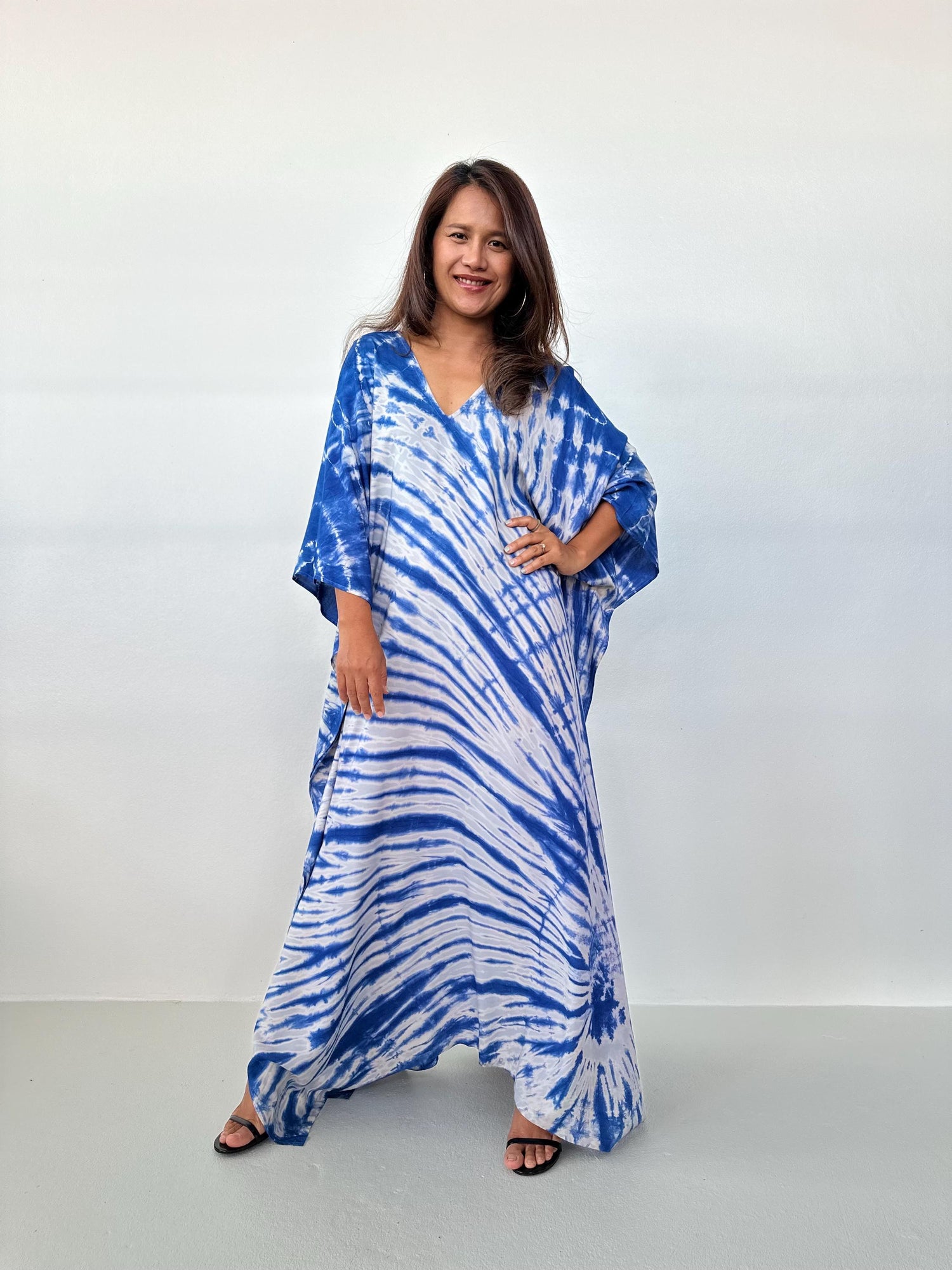 Mala Kaftan in Light Gray & Indigo Tie Dye