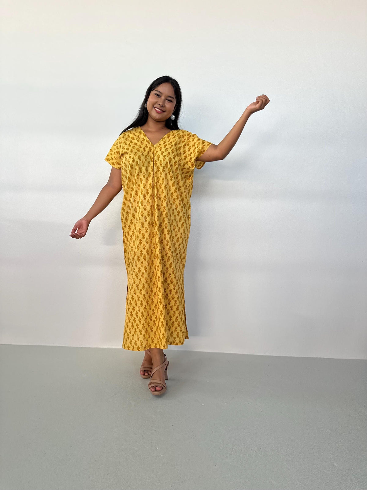 Mala Handworks Callie Petite Cotton Kaftan in Yellow Paisley