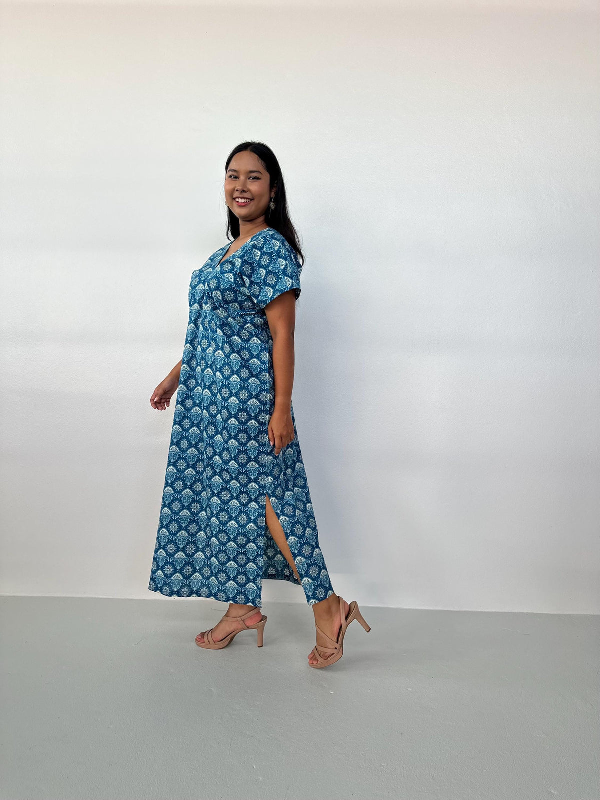 Mala Handworks Callie Petite Cotton Kaftan in Azure Paisley