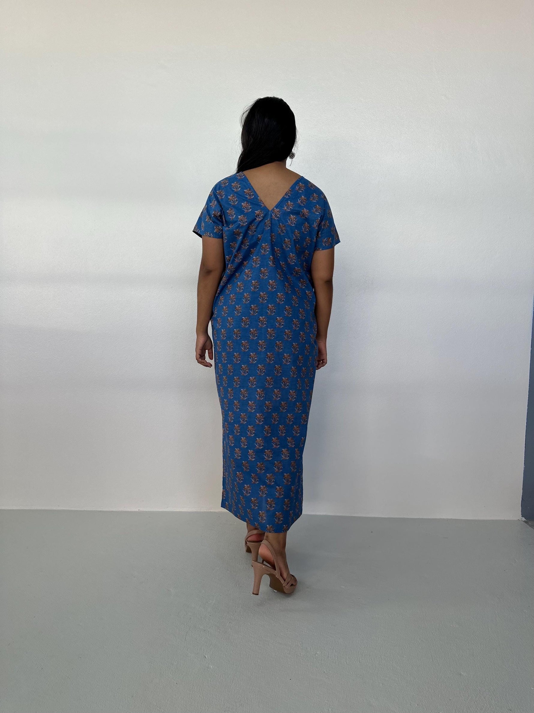 Mala Handworks Callie Petite Cotton Kaftan in Cornflower Paisley