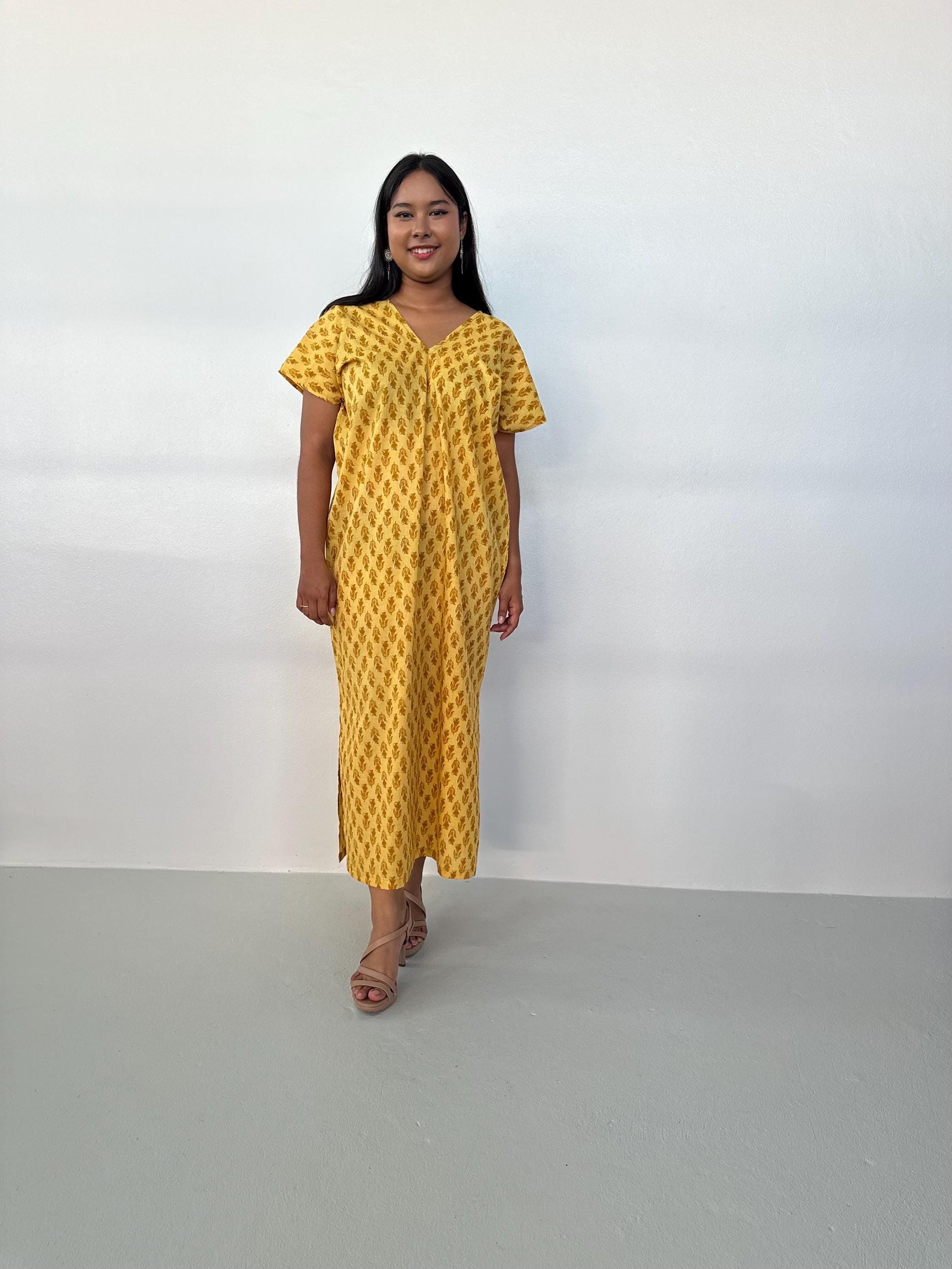 Mala Handworks Callie Petite Cotton Kaftan in Yellow Paisley
