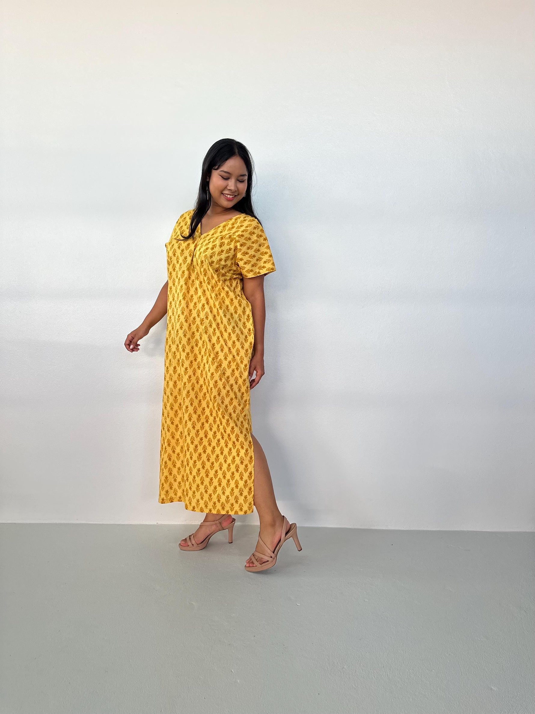 Mala Handworks Callie Petite Cotton Kaftan in Yellow Paisley