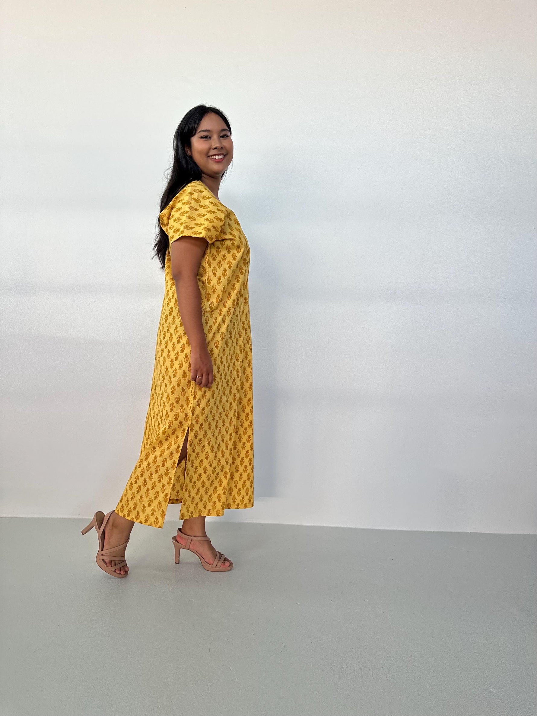 Mala Handworks Callie Petite Cotton Kaftan in Yellow Paisley