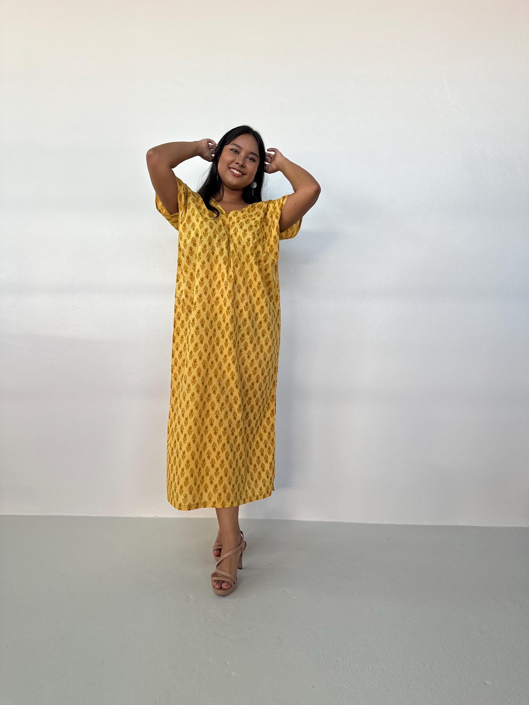 Mala Handworks Callie Petite Cotton Kaftan in Yellow Paisley