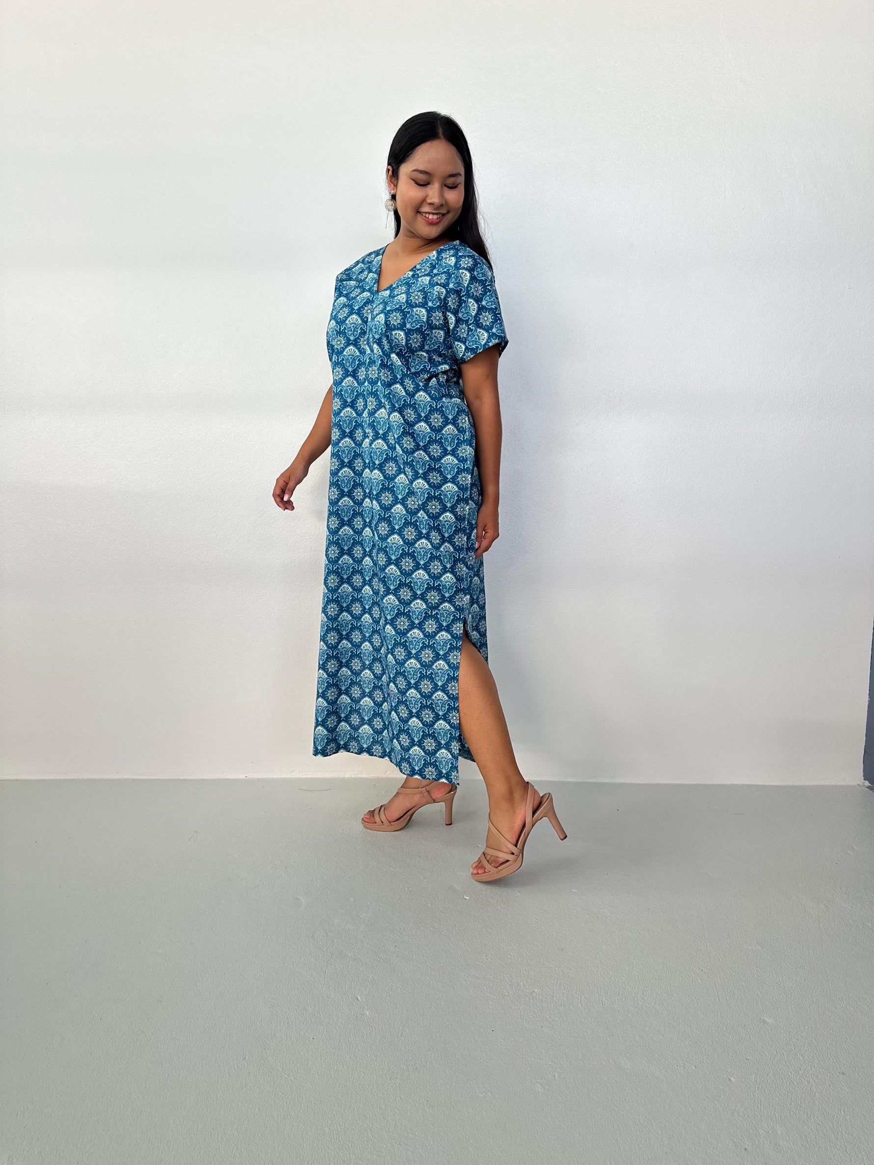Mala Handworks Callie Petite Cotton Kaftan in Azure Paisley