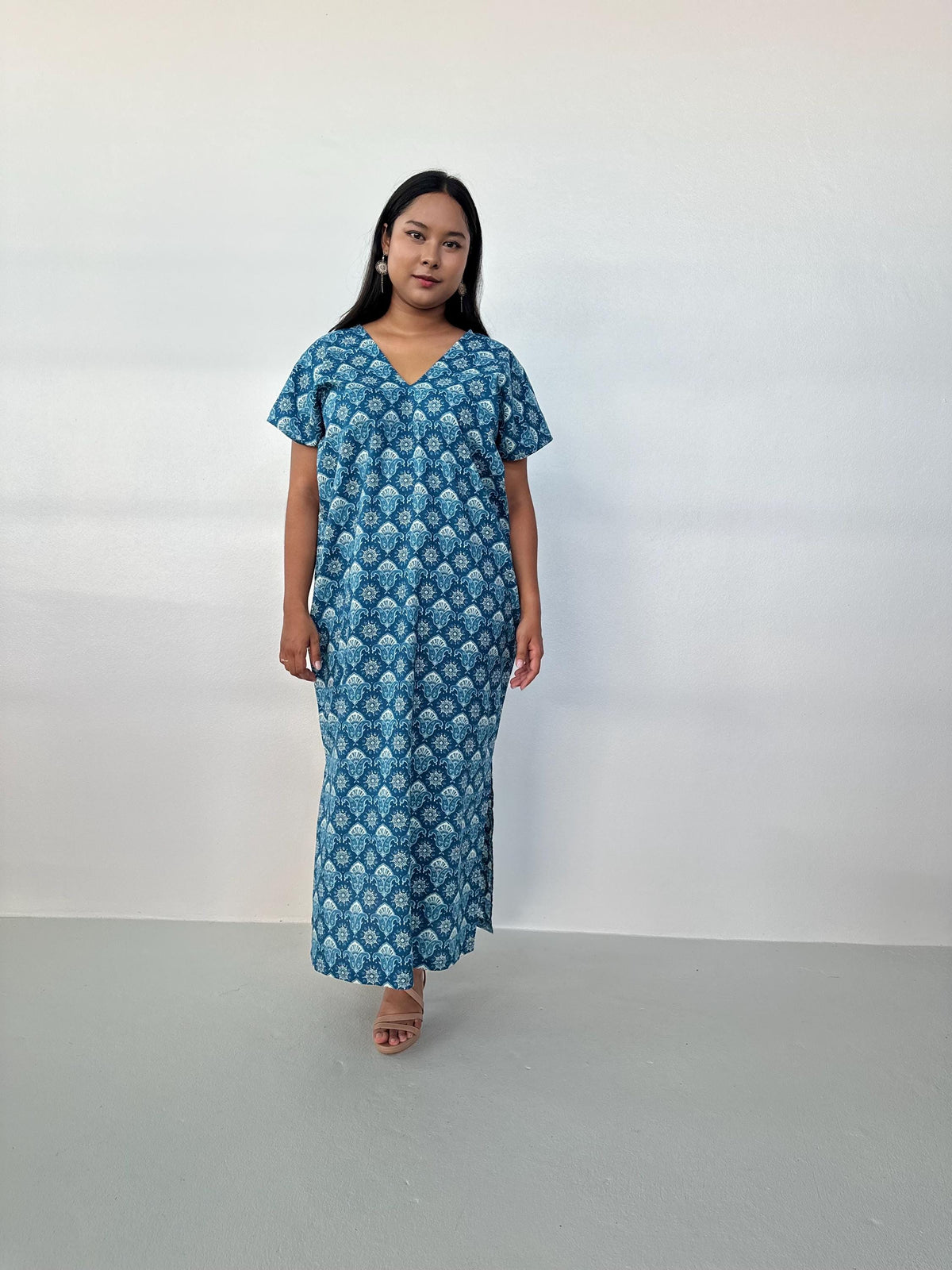 Mala Handworks Callie Petite Cotton Kaftan in Azure Paisley
