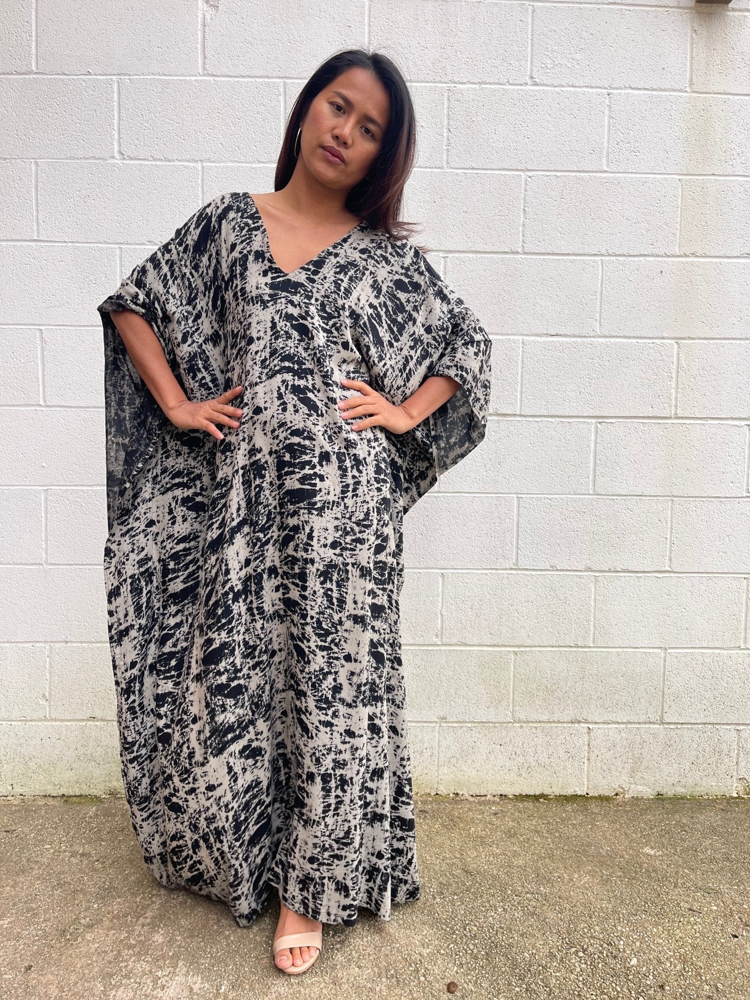 MALA handworks Luna Kaftan in Black and Abstract Silkscreen