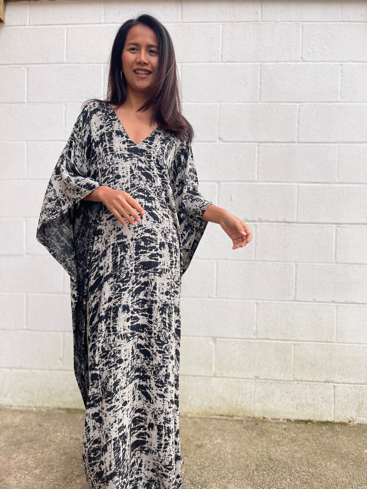 MALA handworks Luna Kaftan in Black and Abstract Silkscreen