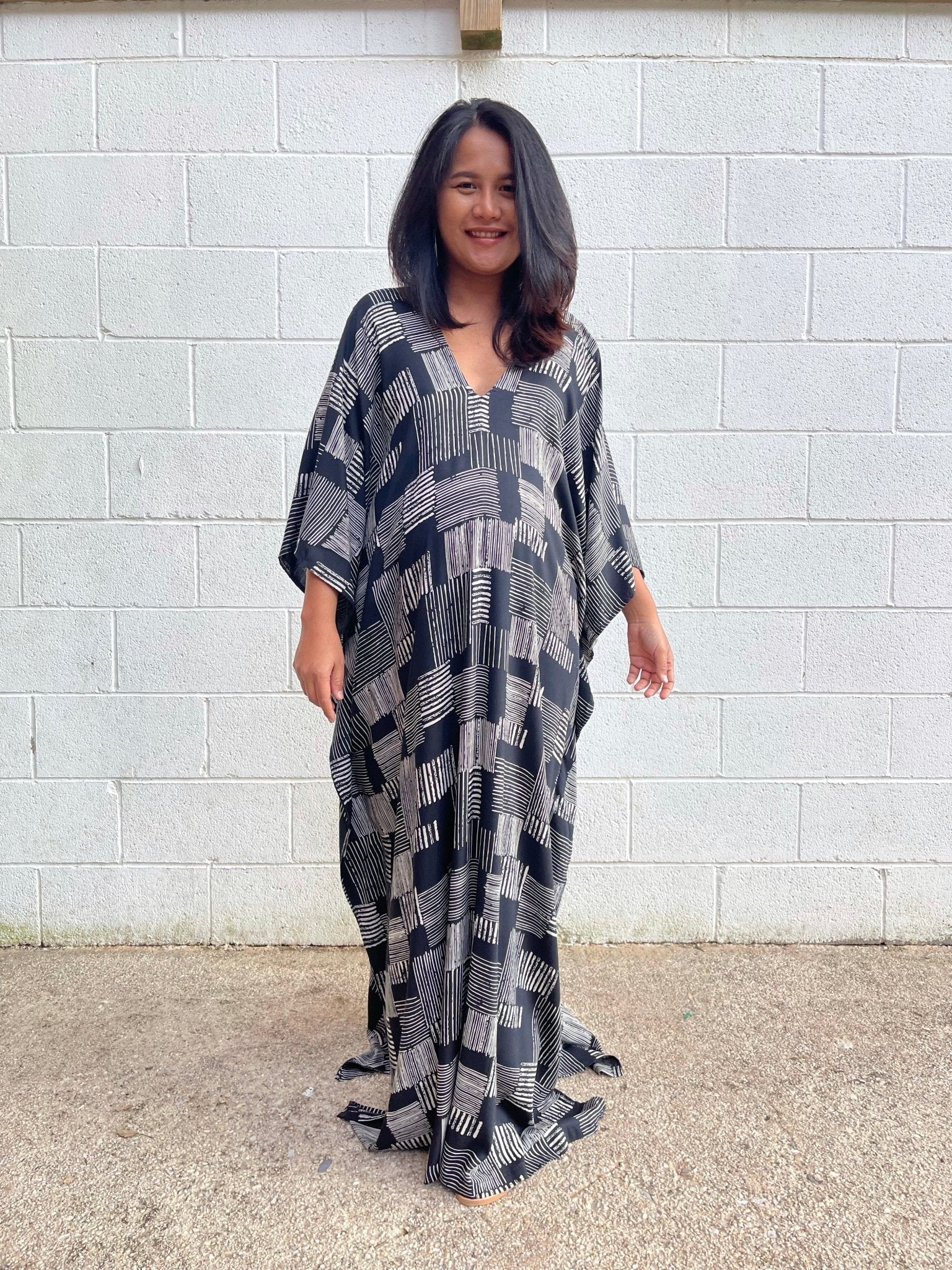 MALA handworks Luna Kaftan in Black and Geometric Silkscreen