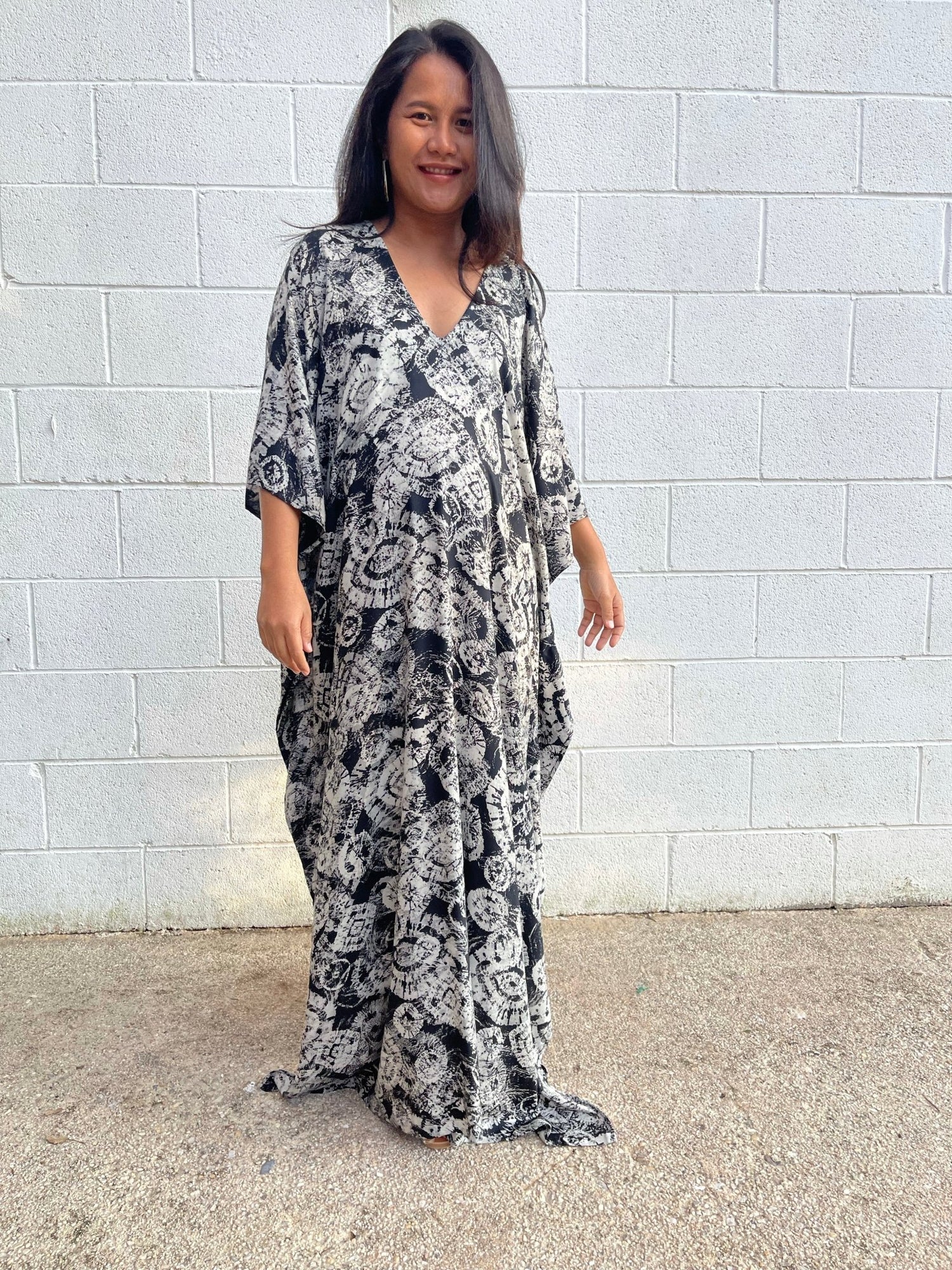 MALA handworks Luna Kaftan in Black and Geometric Silkscreen