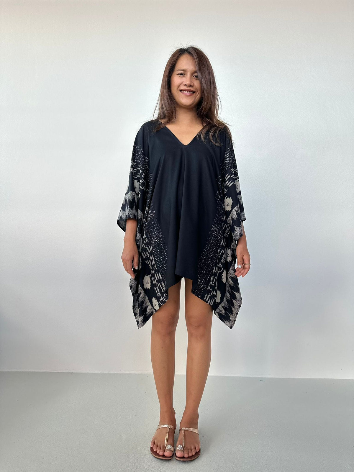 Luna Black with Hand Silkscreened Pattern Kaftan - Mala Handworks