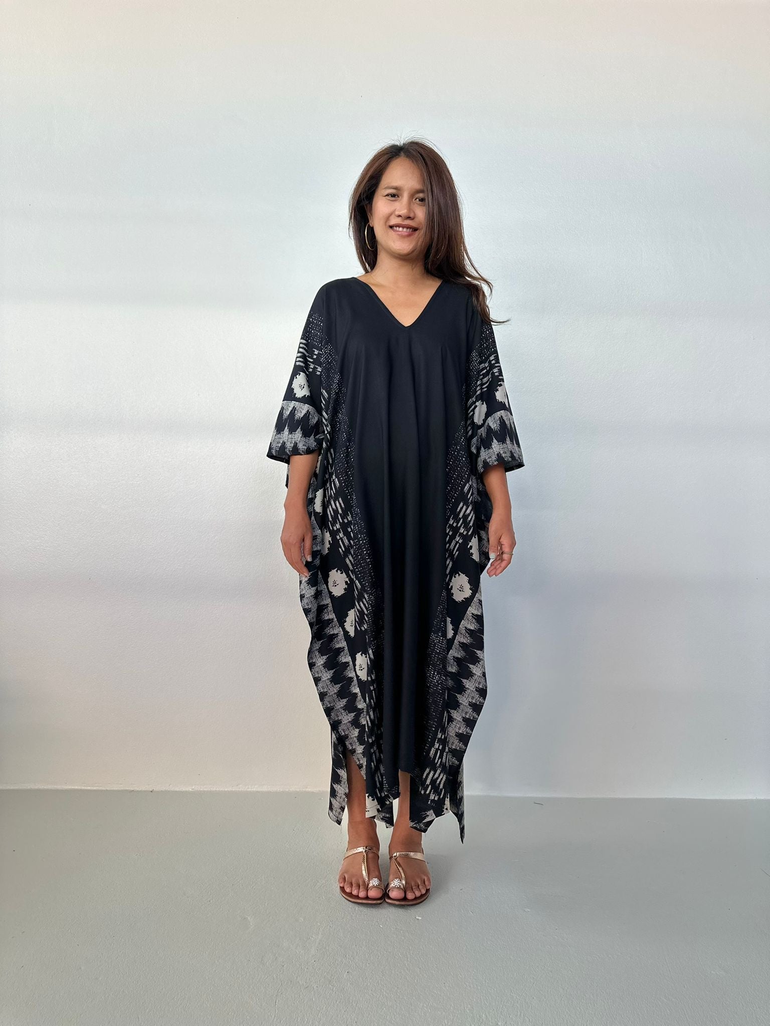 Luna Black with Hand Silkscreened Pattern Kaftan - Mala Handworks