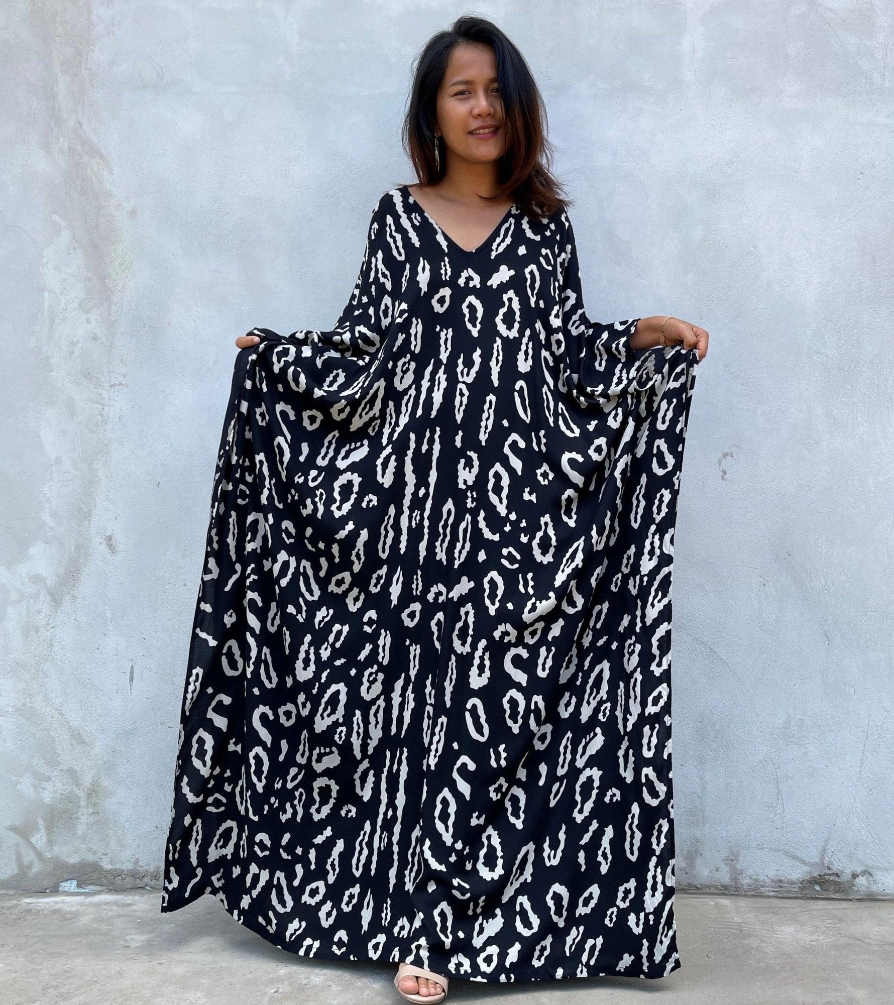 MALA handworks Luna Kaftan in Black and Pattern Silkscreen