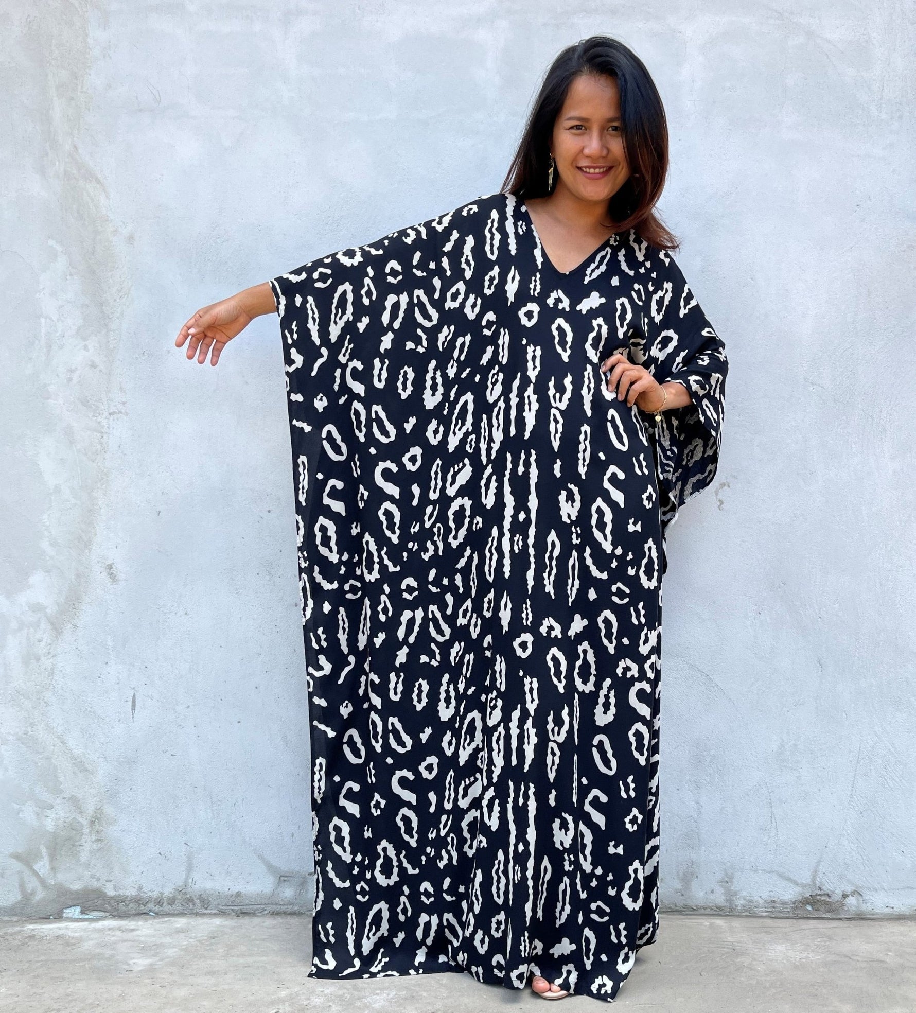 MALA handworks Luna Kaftan in Black and Pattern Silkscreen