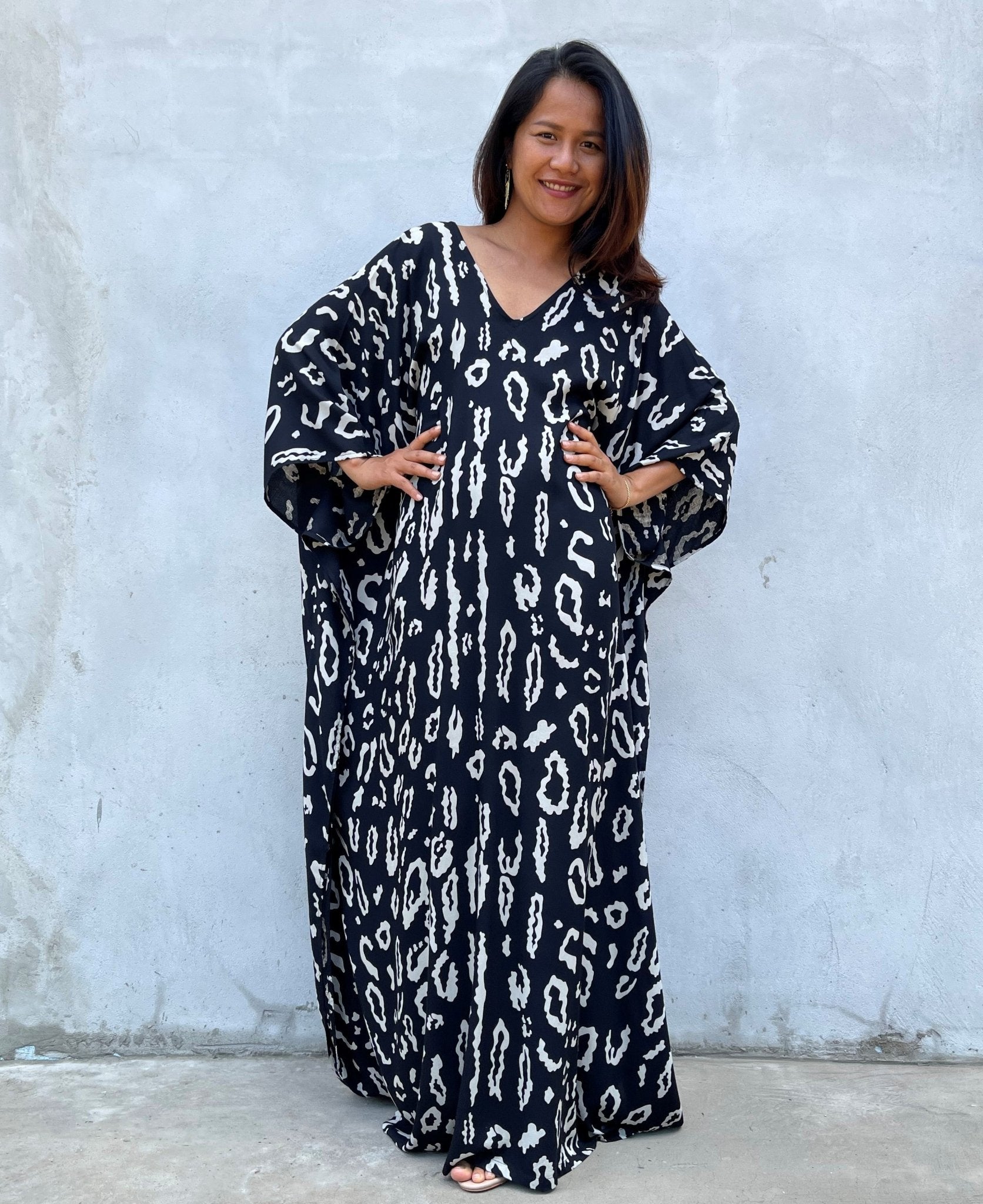 MALA handworks Luna Kaftan in Black and Pattern Silkscreen